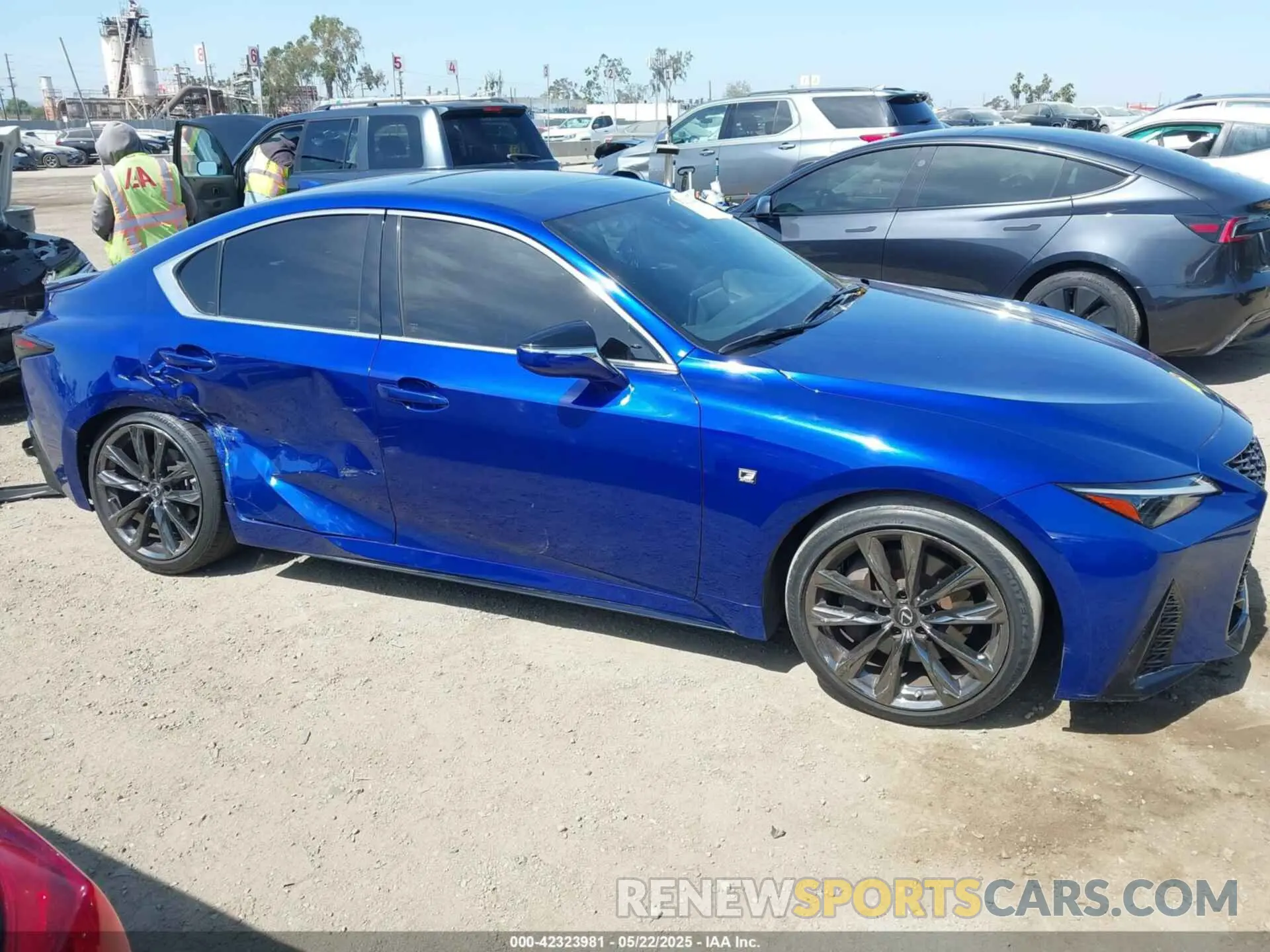 13 fotografías del automóvil dañado JTHGZ1B28N5050324 LEXUS IS 350 2022