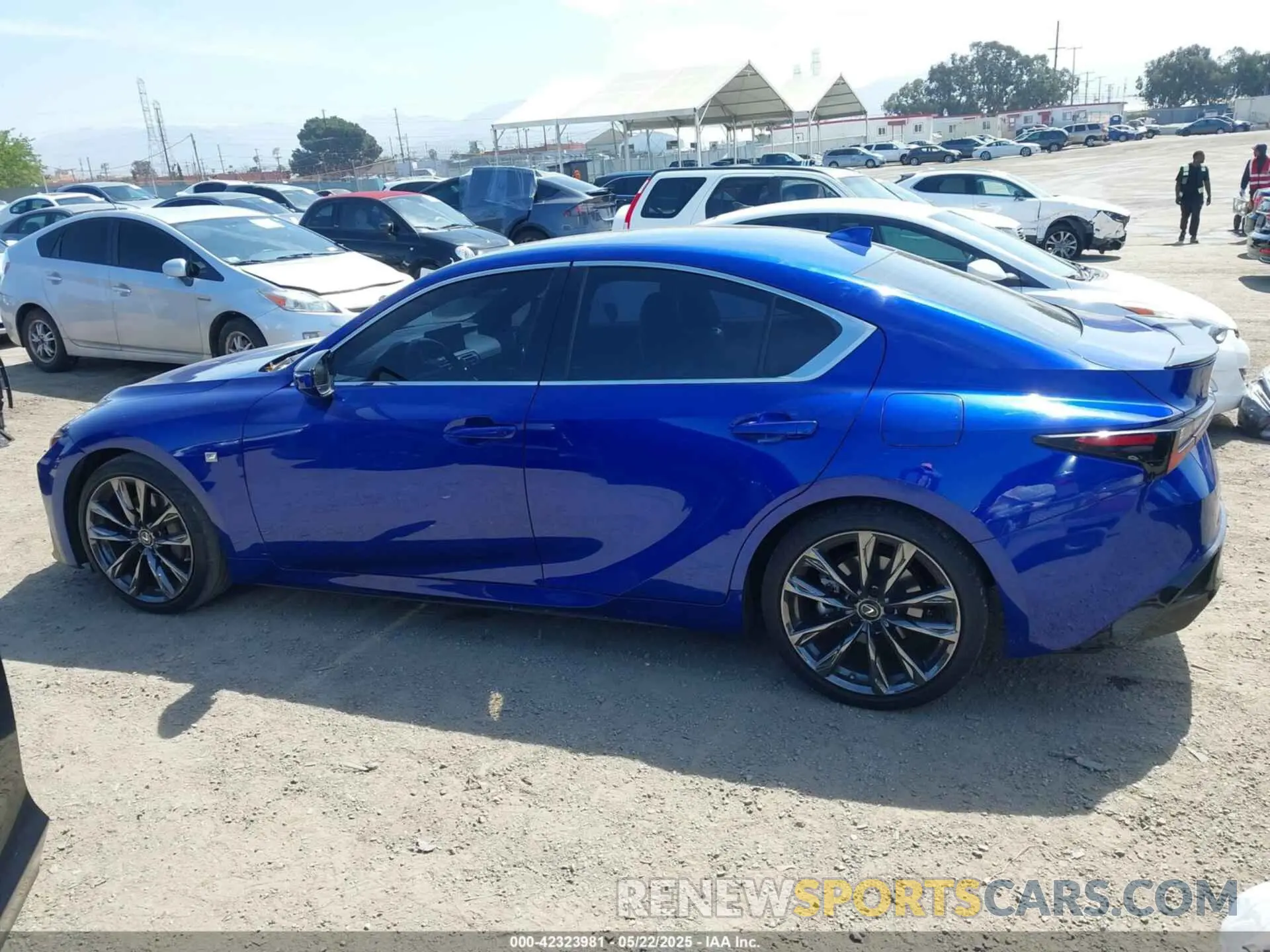 14 fotografías del automóvil dañado JTHGZ1B28N5050324 LEXUS IS 350 2022