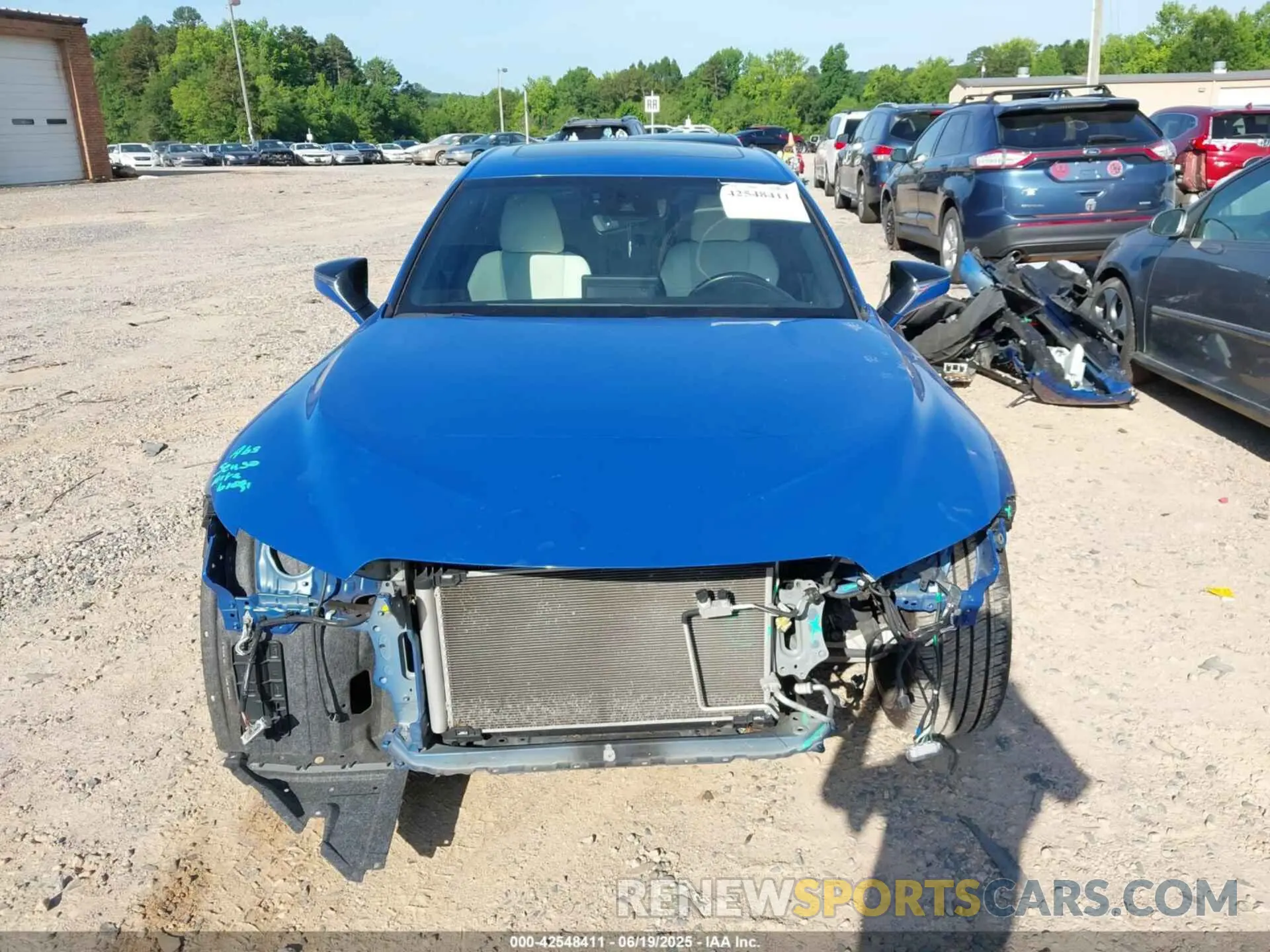 12 fotografías del automóvil dañado JTHGZ1B28N5058262 LEXUS IS 350 2022