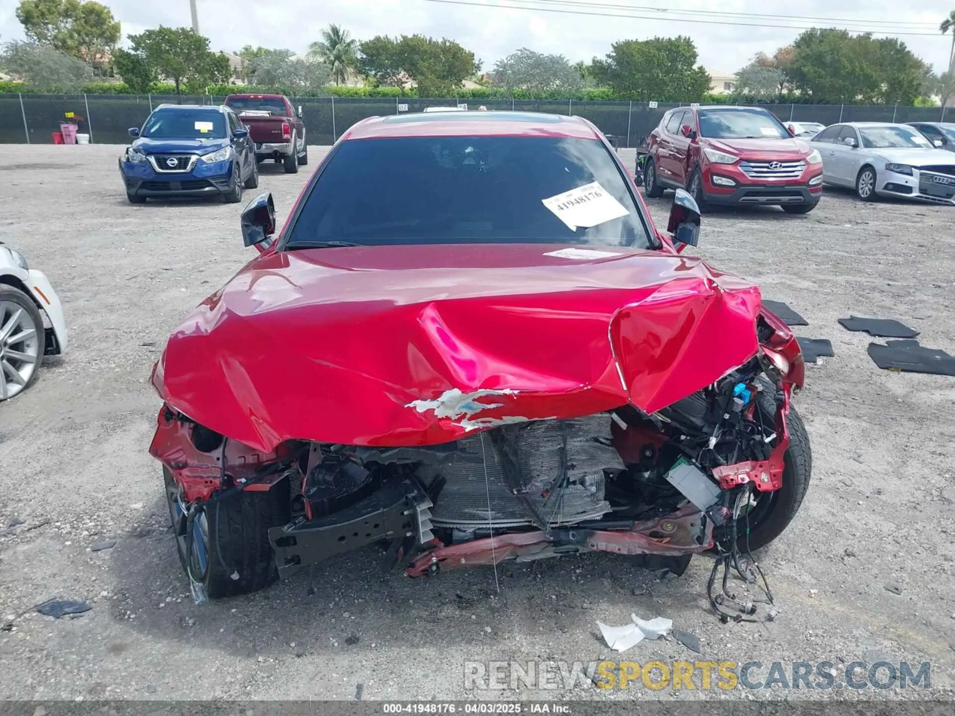 11 fotografías del automóvil dañado JTHGZ1B29N5049764 LEXUS IS 350 2022