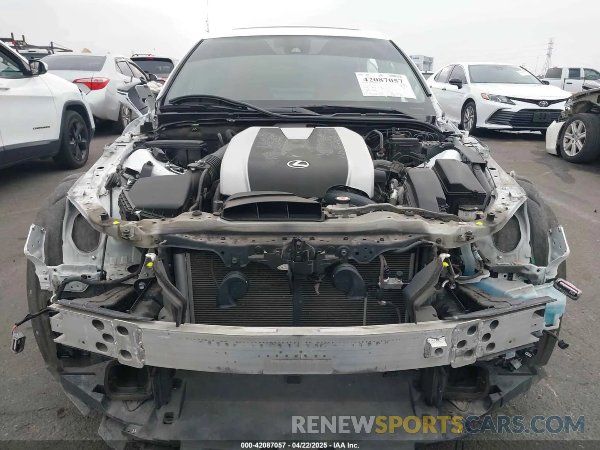 6 fotografías del automóvil dañado JTHGZ1B29N5055838 LEXUS IS 350 2022