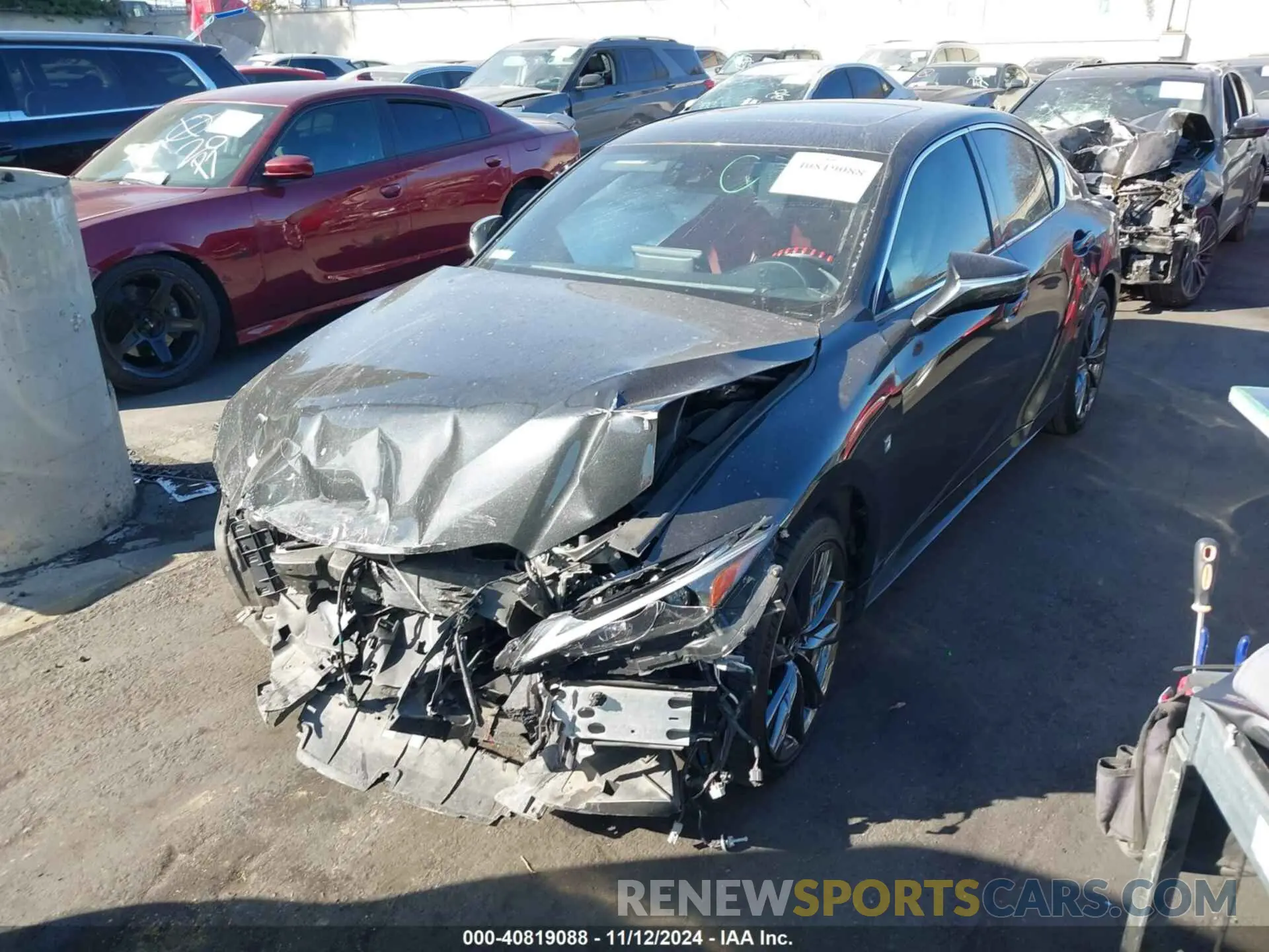 2 fotografías del automóvil dañado JTHGZ1B2XN5049482 LEXUS IS 350 2022