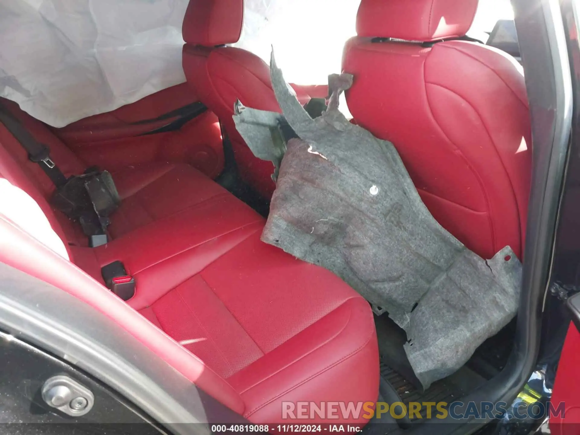 8 fotografías del automóvil dañado JTHGZ1B2XN5049482 LEXUS IS 350 2022