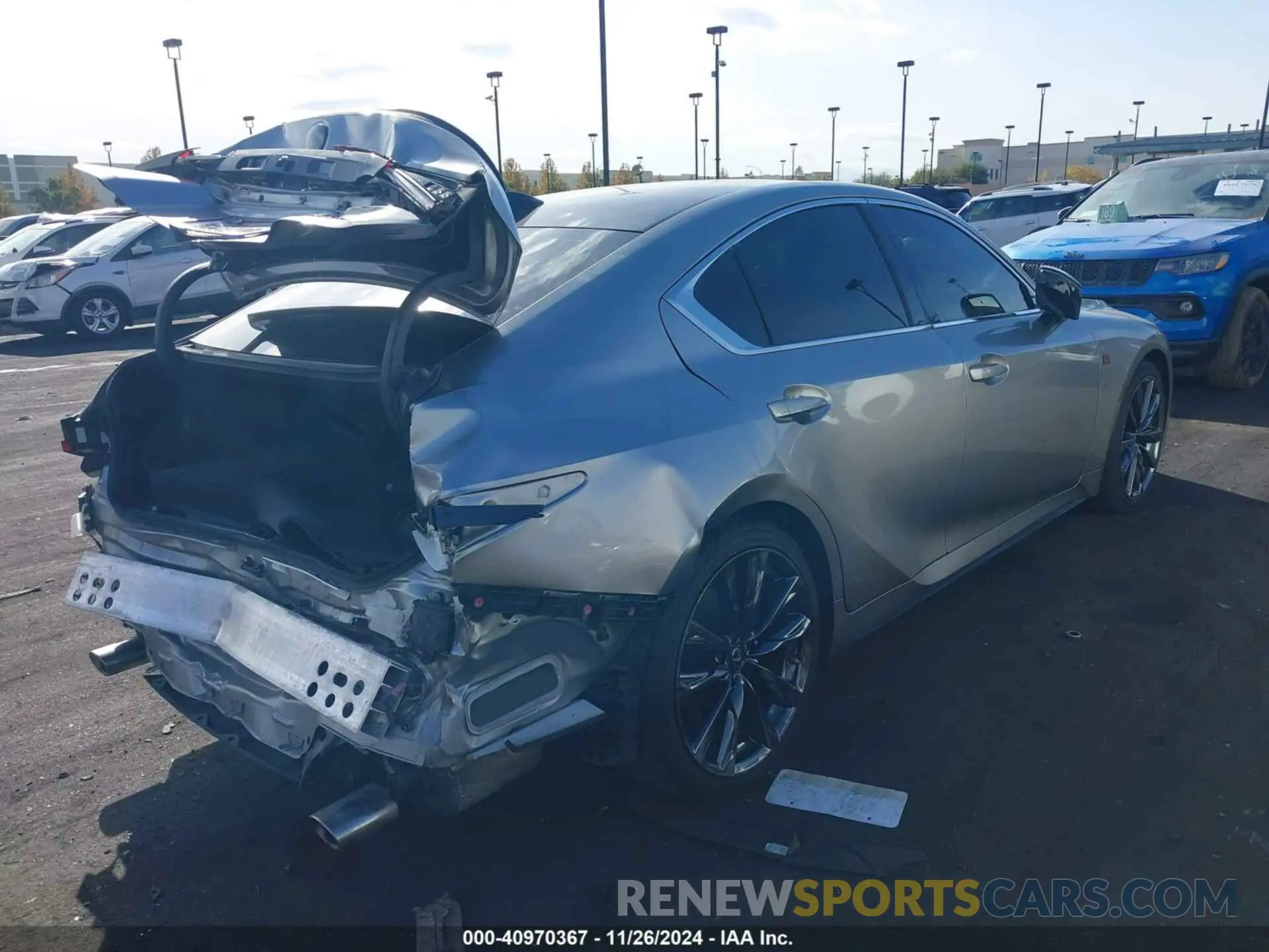 4 fotografías del automóvil dañado JTHGZ1B2XN5053063 LEXUS IS 350 2022