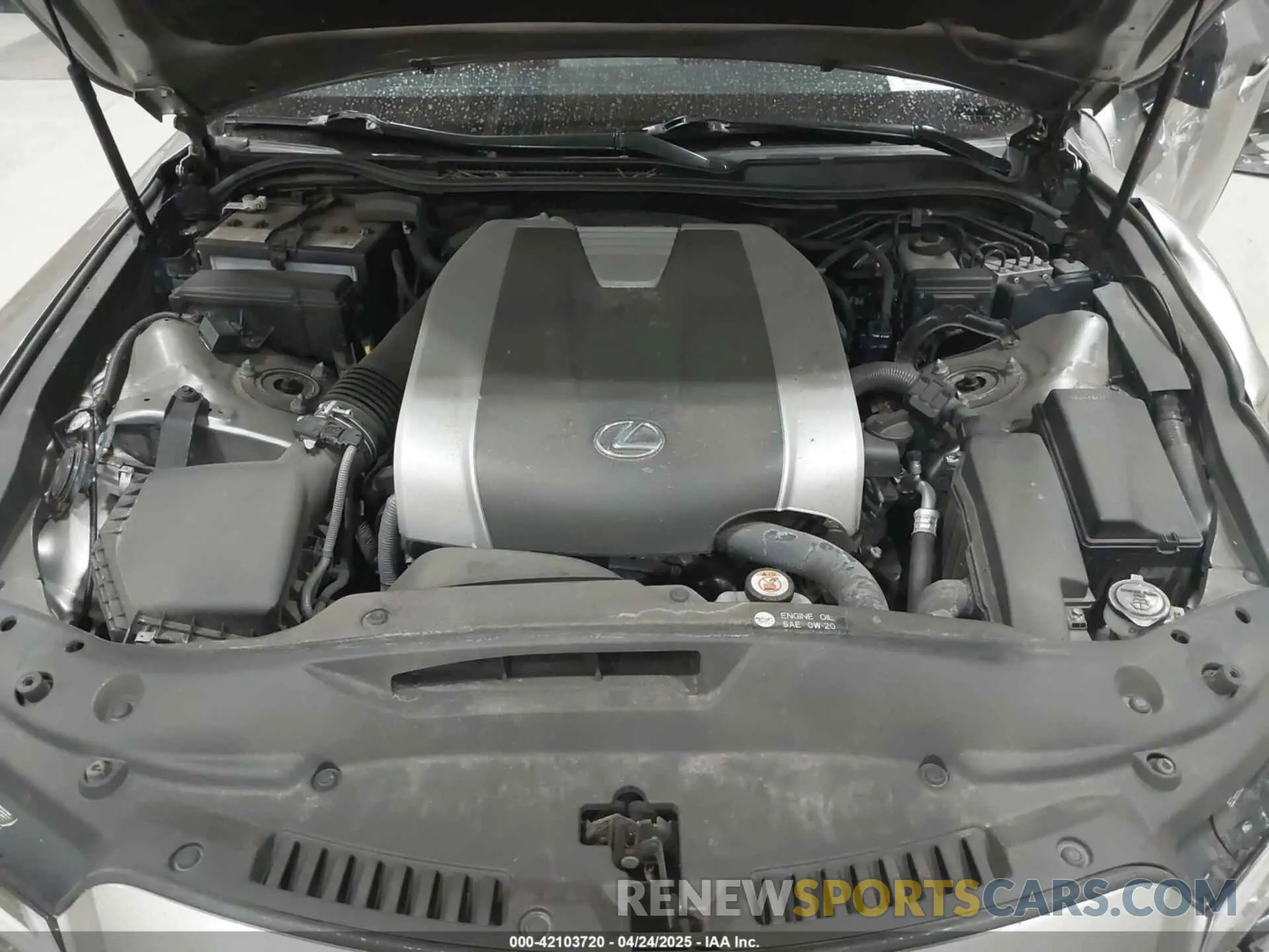10 fotografías del automóvil dañado JTHGZ1E21N5026846 LEXUS IS 350 2022