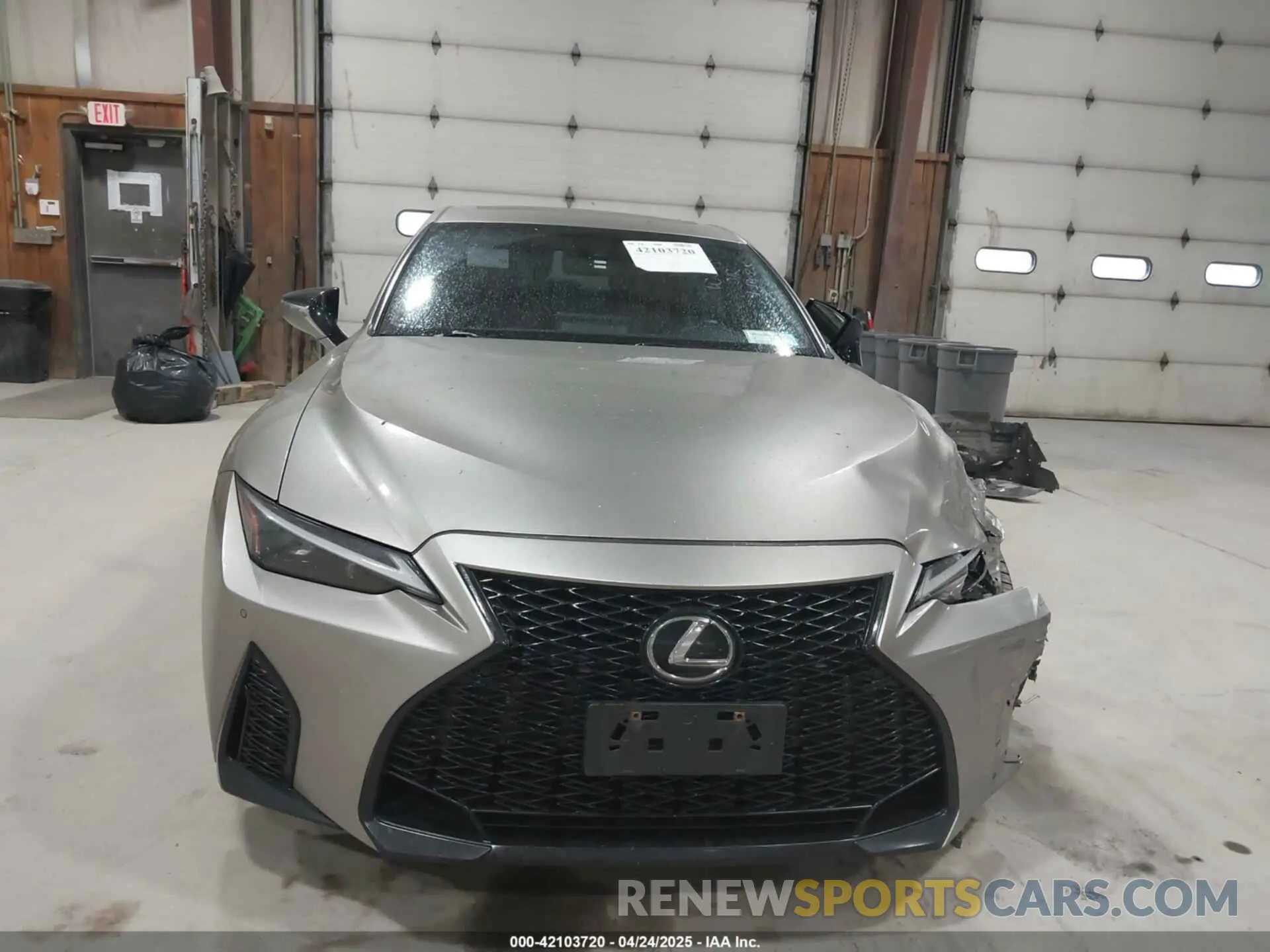 13 fotografías del automóvil dañado JTHGZ1E21N5026846 LEXUS IS 350 2022
