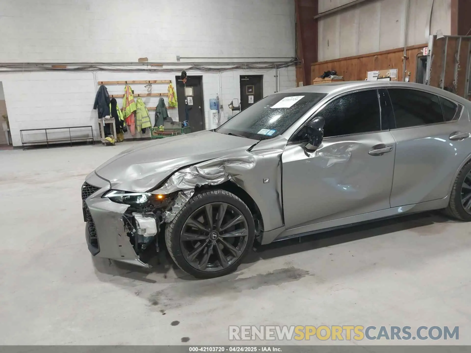 6 fotografías del automóvil dañado JTHGZ1E21N5026846 LEXUS IS 350 2022