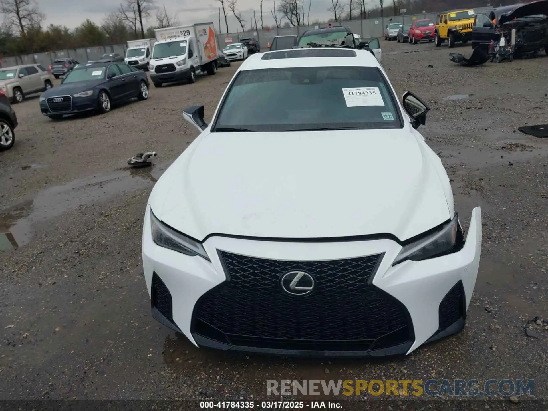 12 fotografías del automóvil dañado JTHGZ1E23N5024970 LEXUS IS 350 2022