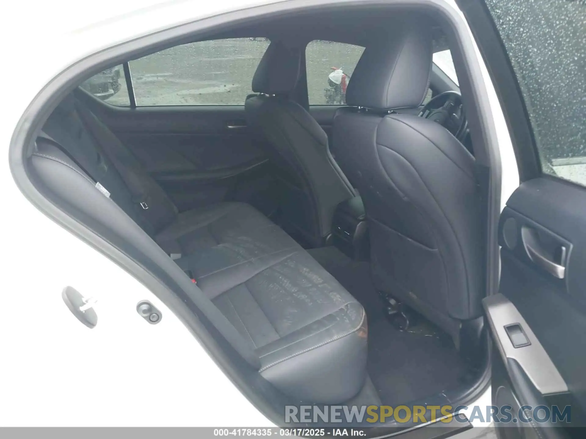 8 fotografías del automóvil dañado JTHGZ1E23N5024970 LEXUS IS 350 2022