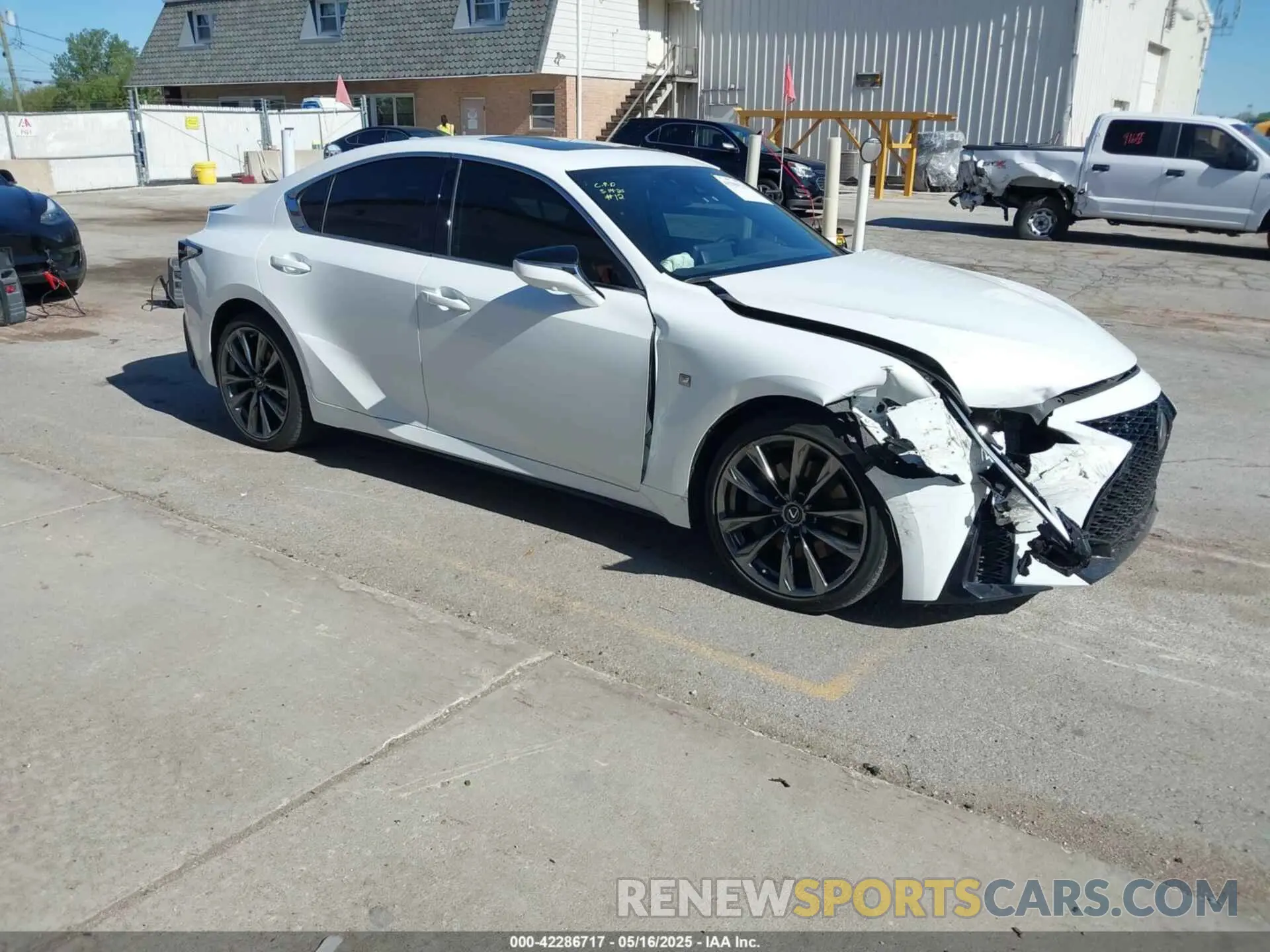1 fotografías del automóvil dañado JTHGZ1E26N5023327 LEXUS IS 350 2022