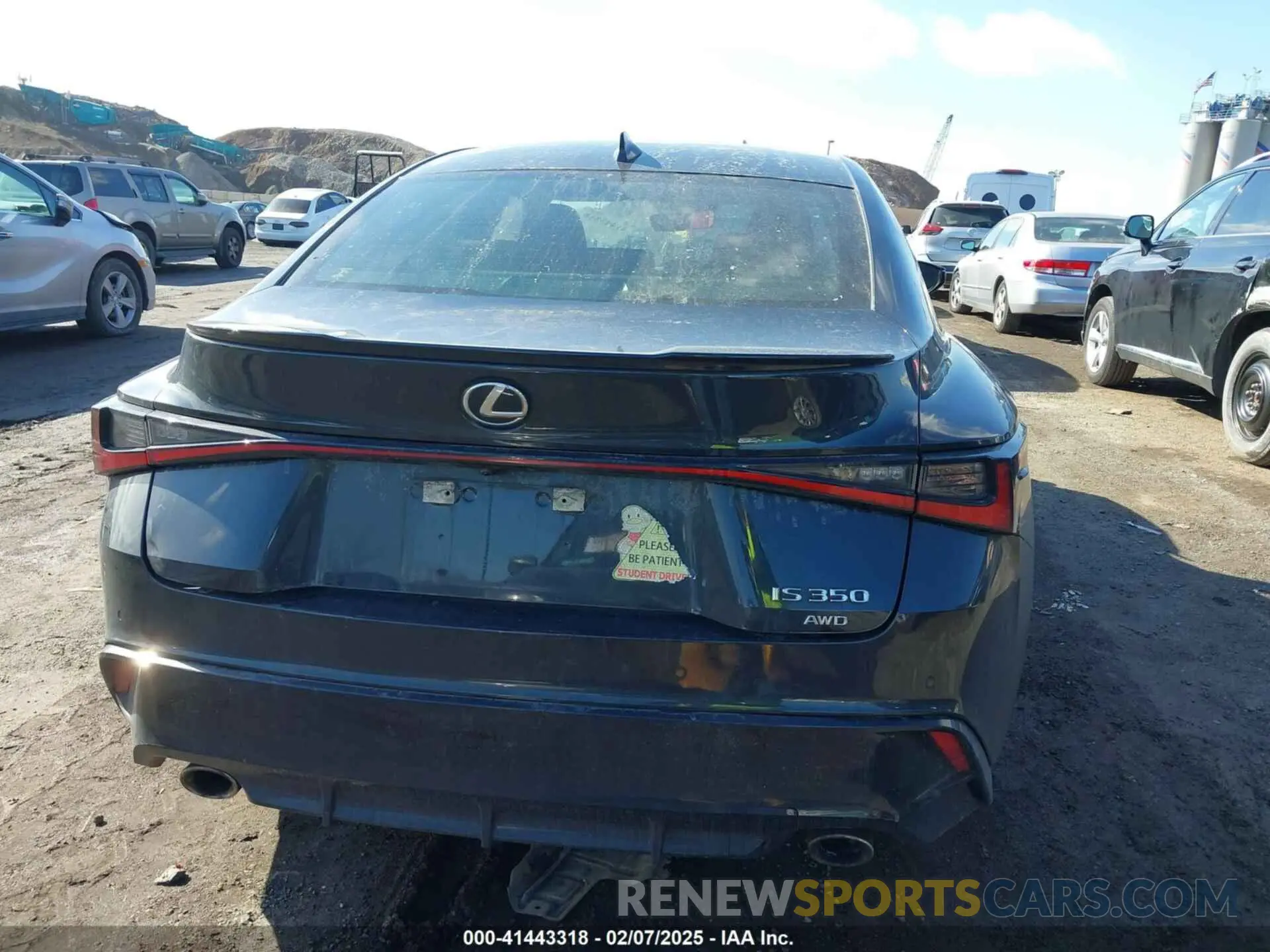 16 fotografías del automóvil dañado JTHGZ1E27N5023496 LEXUS IS 350 2022
