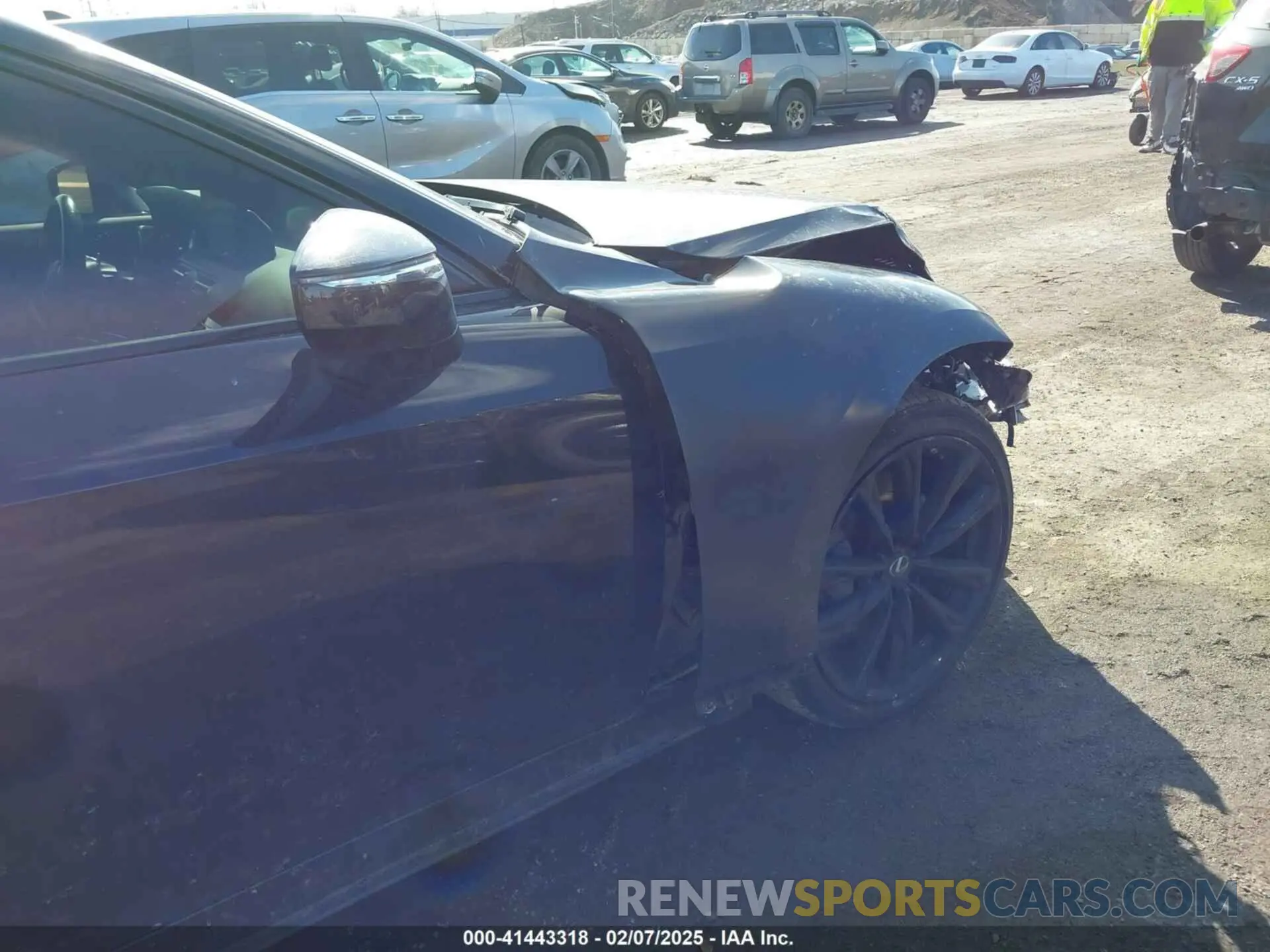 19 fotografías del automóvil dañado JTHGZ1E27N5023496 LEXUS IS 350 2022