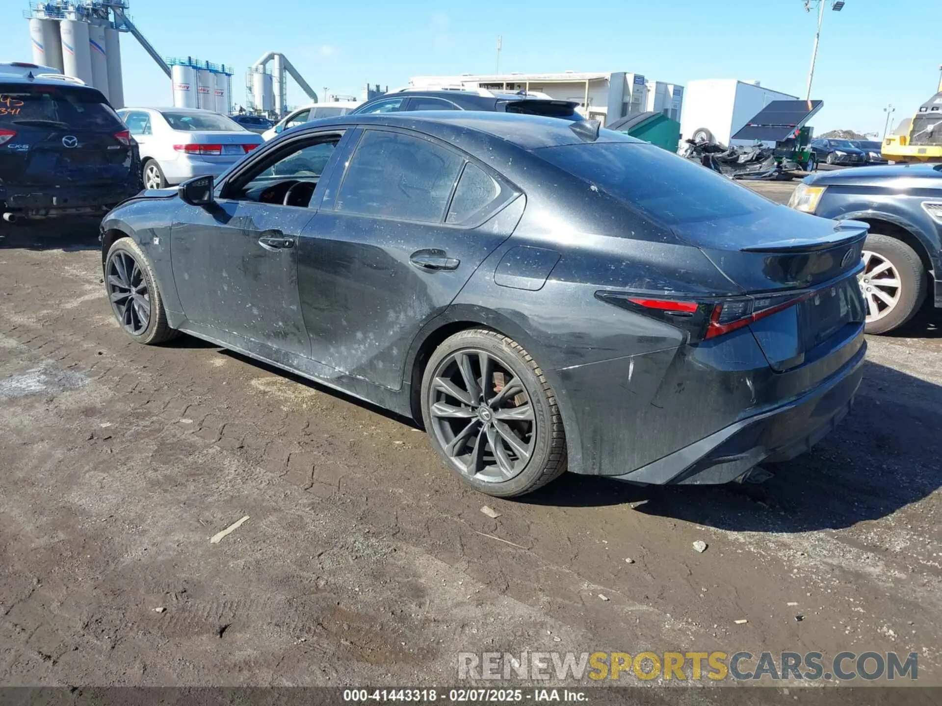 3 fotografías del automóvil dañado JTHGZ1E27N5023496 LEXUS IS 350 2022
