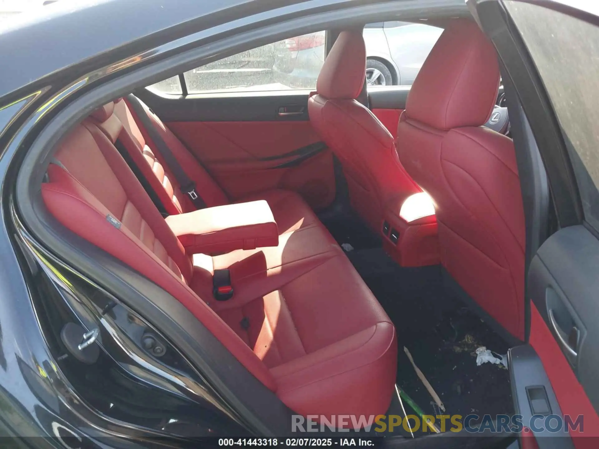 8 fotografías del automóvil dañado JTHGZ1E27N5023496 LEXUS IS 350 2022