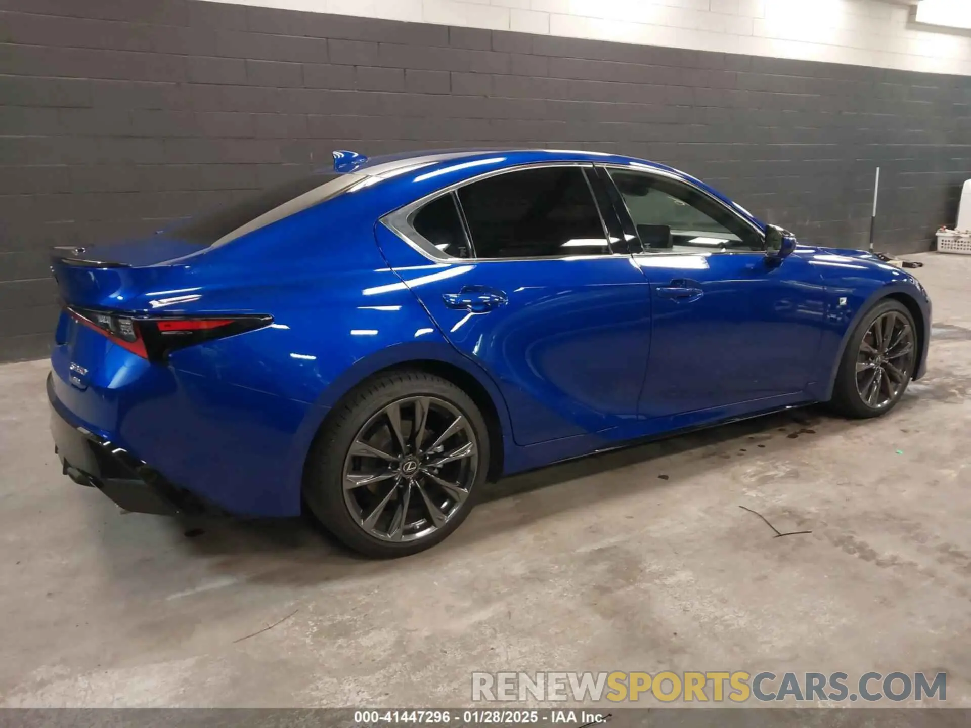 4 fotografías del automóvil dañado JTHGZ1E29N5025296 LEXUS IS 350 2022