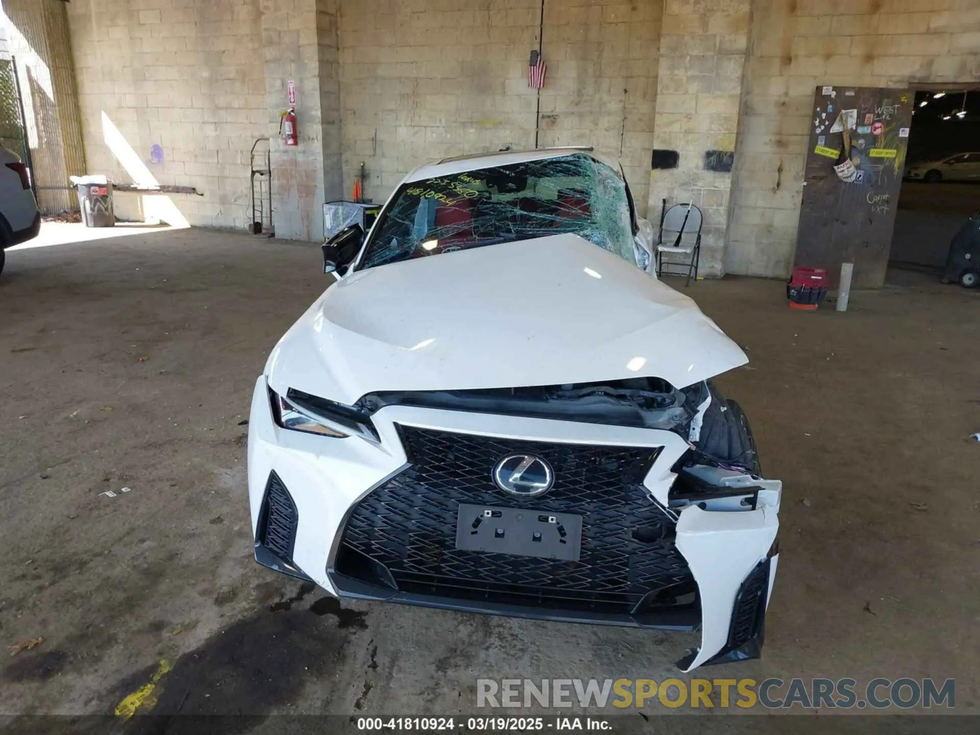 12 fotografías del automóvil dañado JTHGZ1E29N5026030 LEXUS IS 350 2022