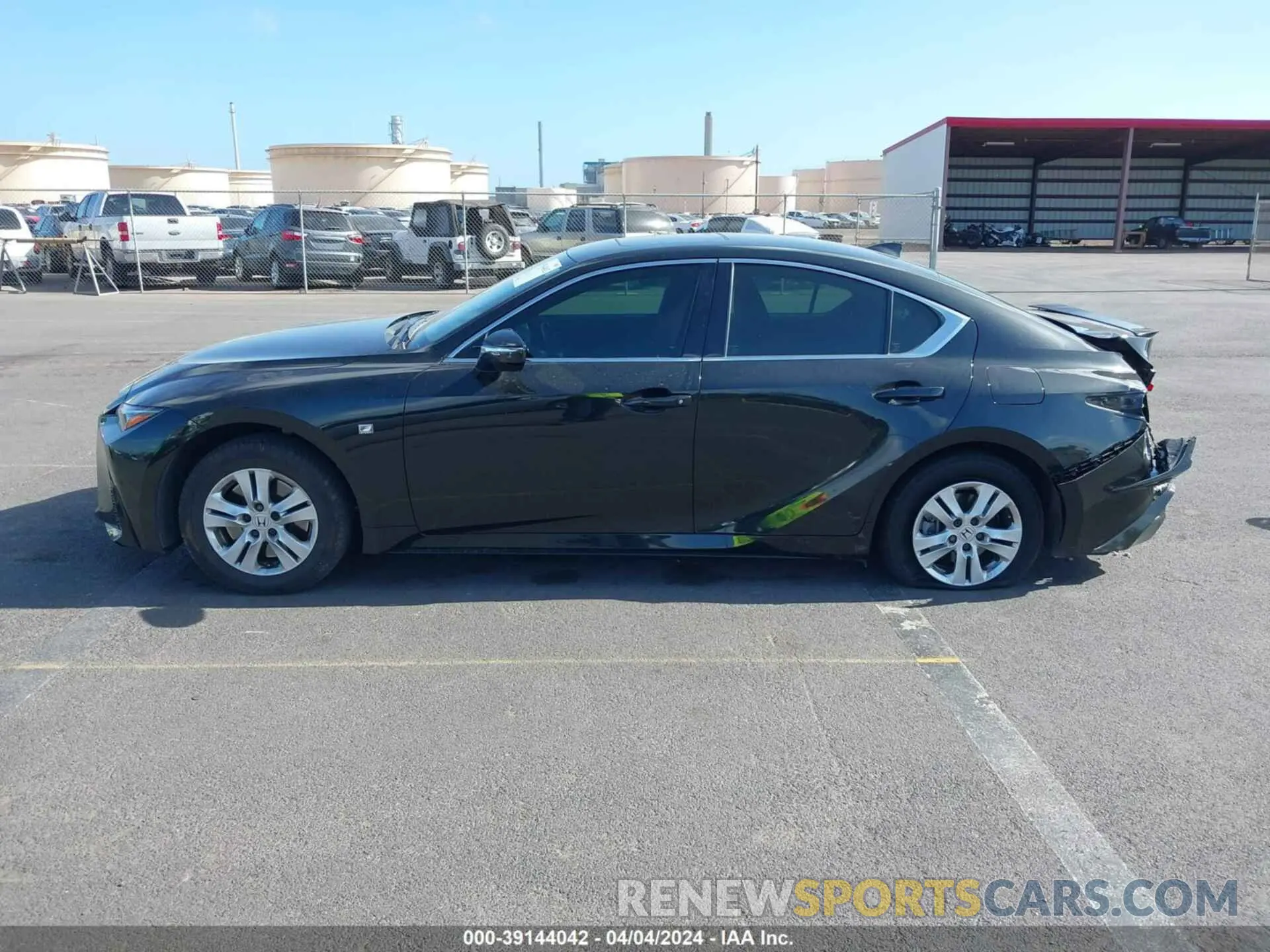 14 fotografías del automóvil dañado JTHSZ1B23N5049222 LEXUS IS 350 2022
