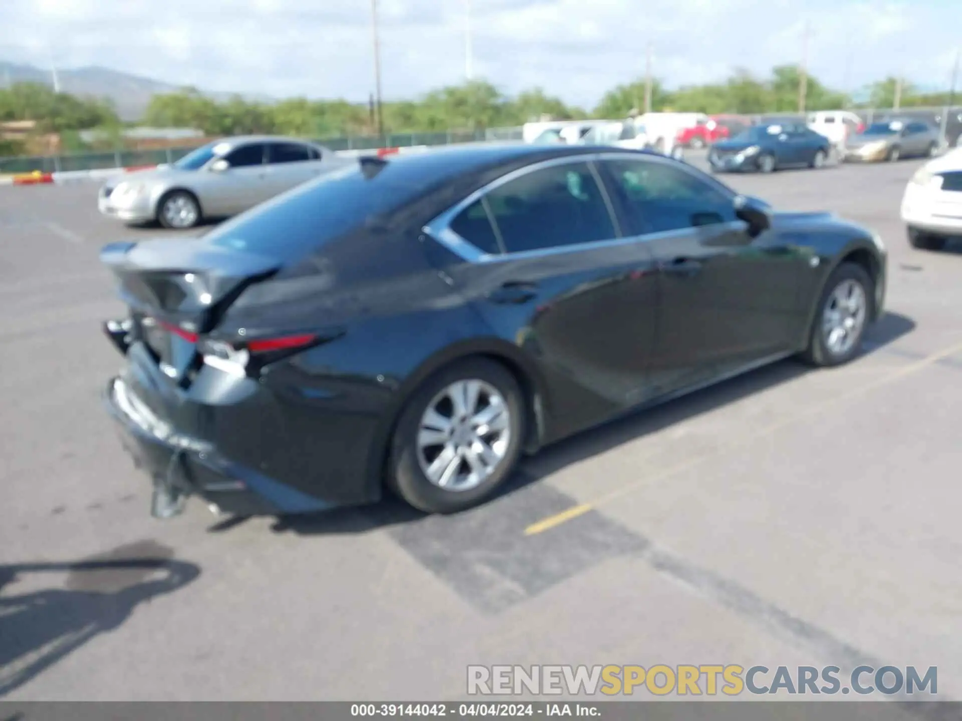 4 fotografías del automóvil dañado JTHSZ1B23N5049222 LEXUS IS 350 2022