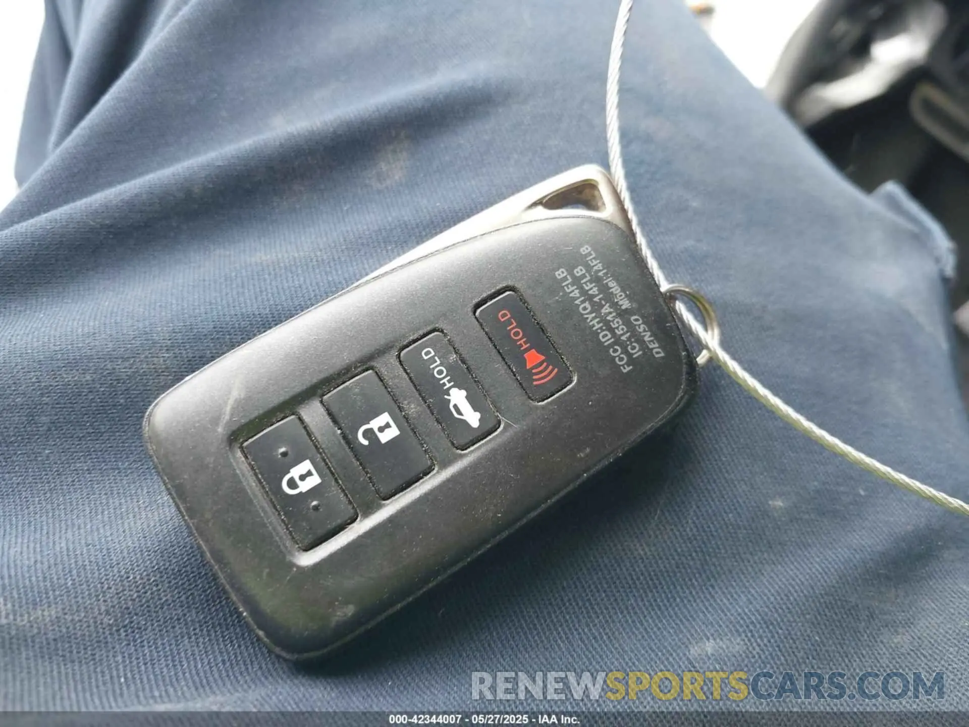 11 fotografías del automóvil dañado JTHSZ1E25N5023555 LEXUS IS 350 2022