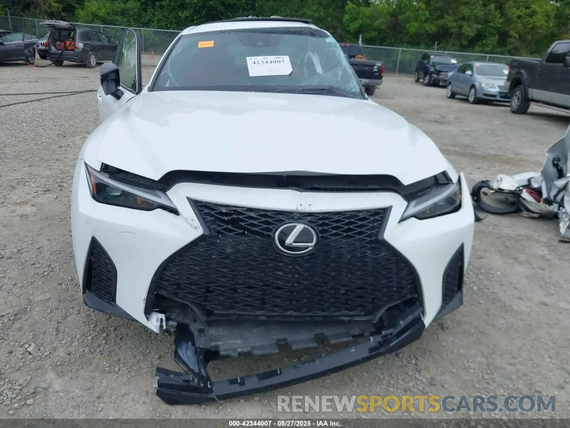 13 fotografías del automóvil dañado JTHSZ1E25N5023555 LEXUS IS 350 2022
