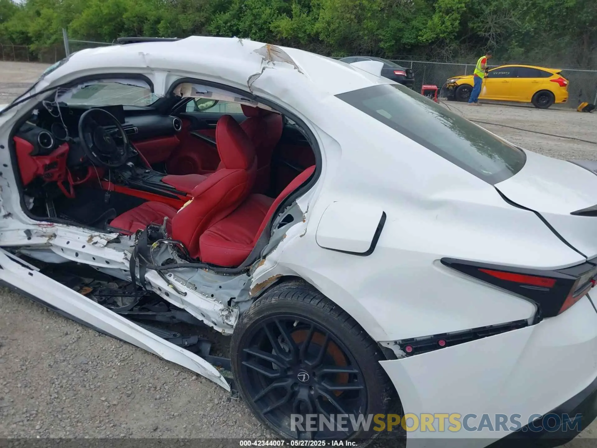 18 fotografías del automóvil dañado JTHSZ1E25N5023555 LEXUS IS 350 2022