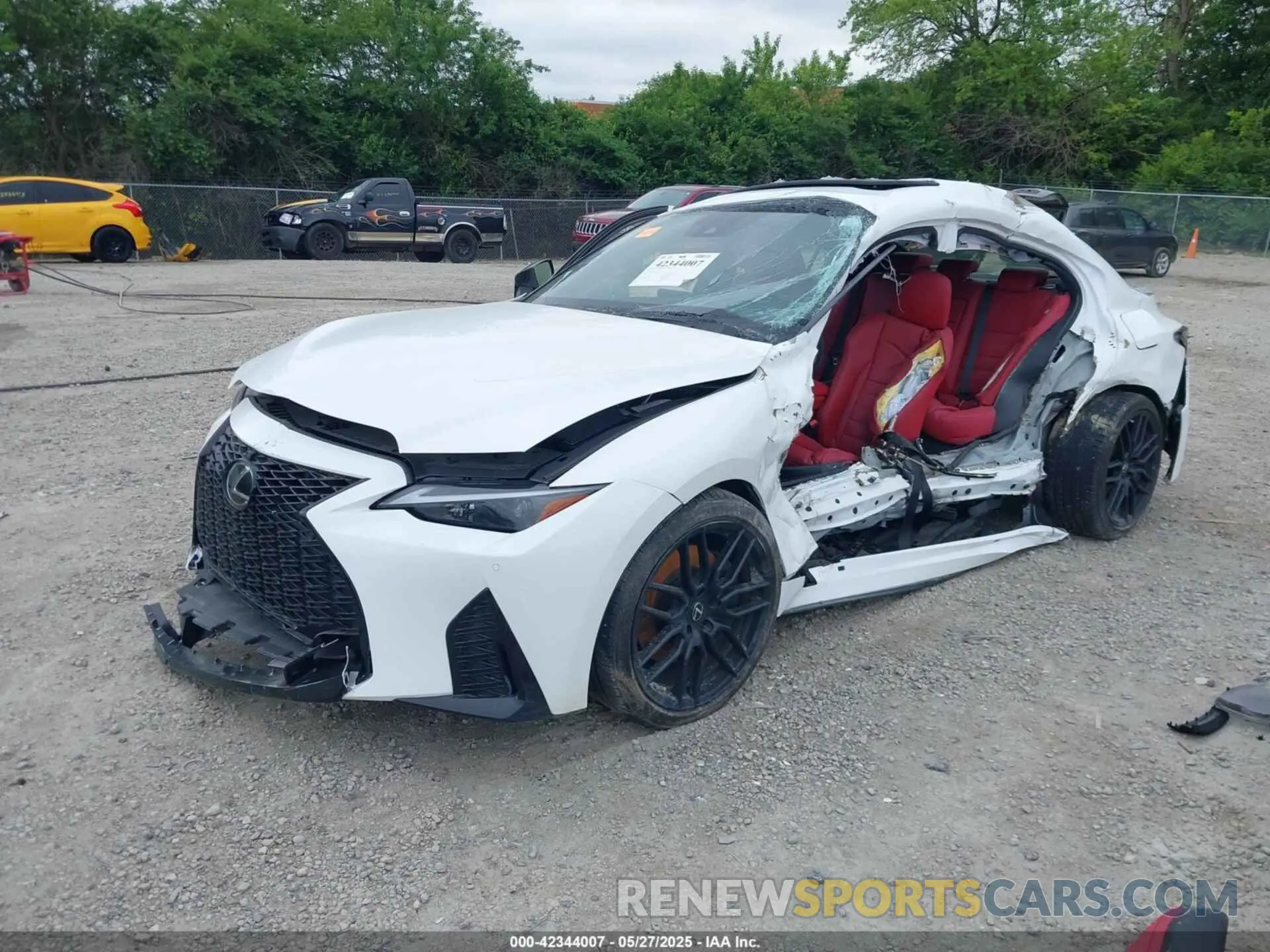 2 fotografías del automóvil dañado JTHSZ1E25N5023555 LEXUS IS 350 2022