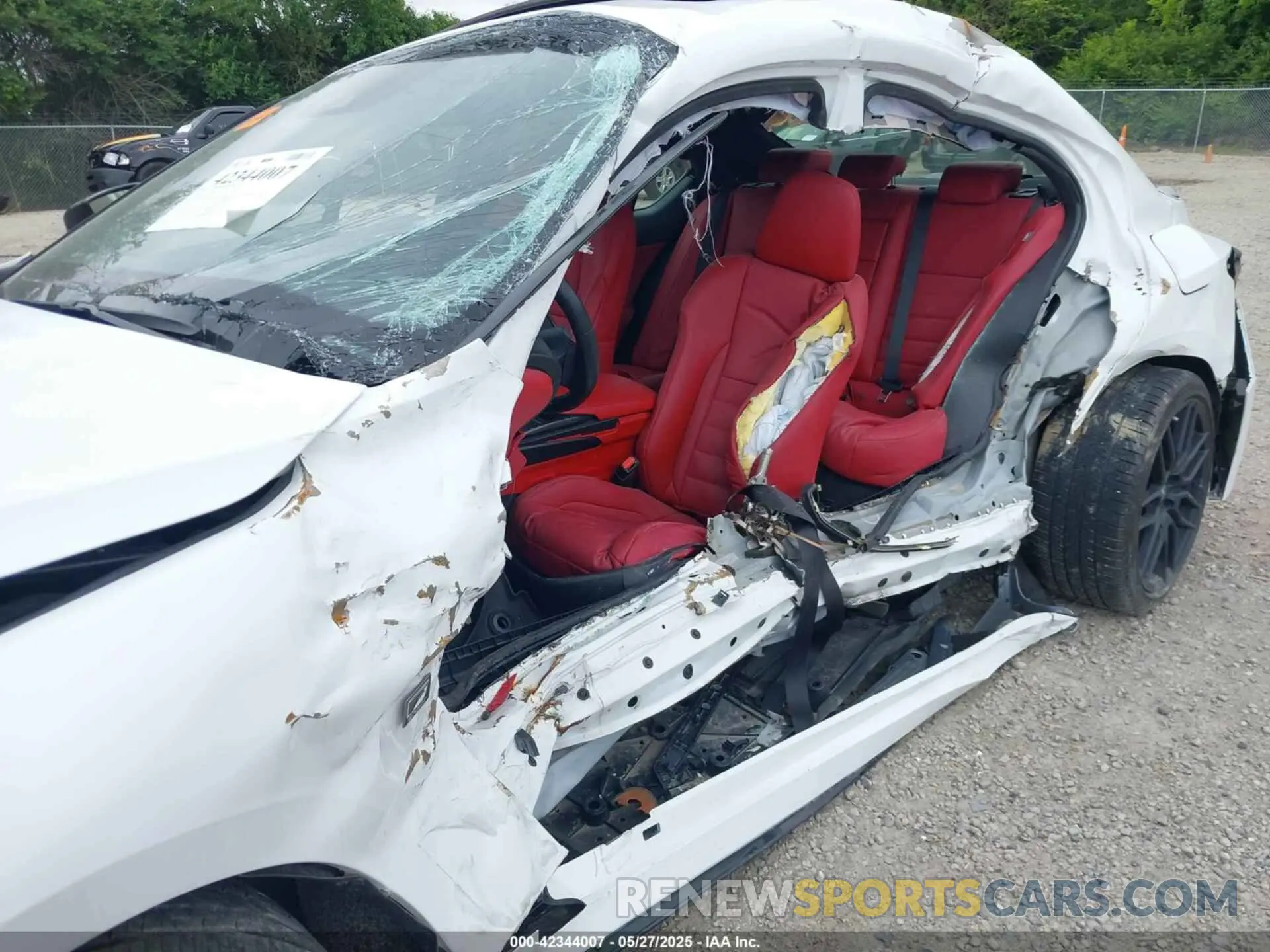6 fotografías del automóvil dañado JTHSZ1E25N5023555 LEXUS IS 350 2022