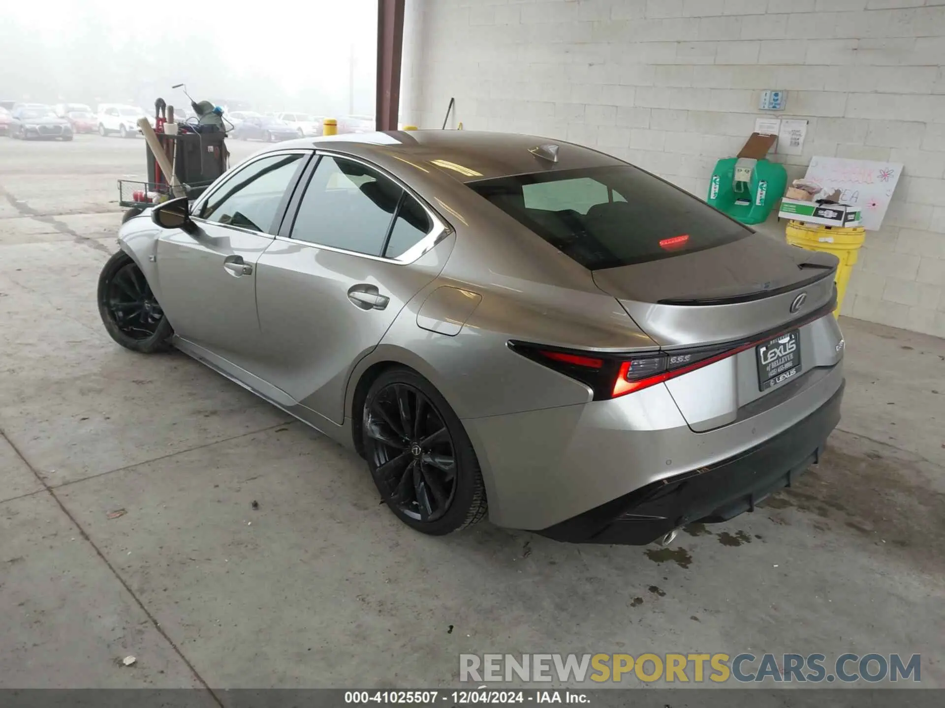 3 fotografías del automóvil dañado JTHGZ1B20P5060915 LEXUS IS 350 2023