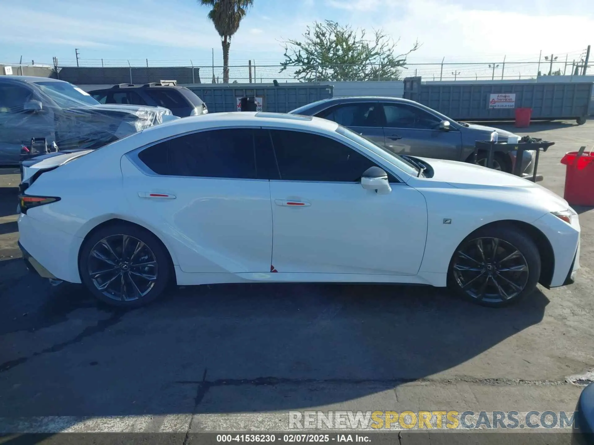 13 fotografías del automóvil dañado JTHGZ1B20P5062521 LEXUS IS 350 2023