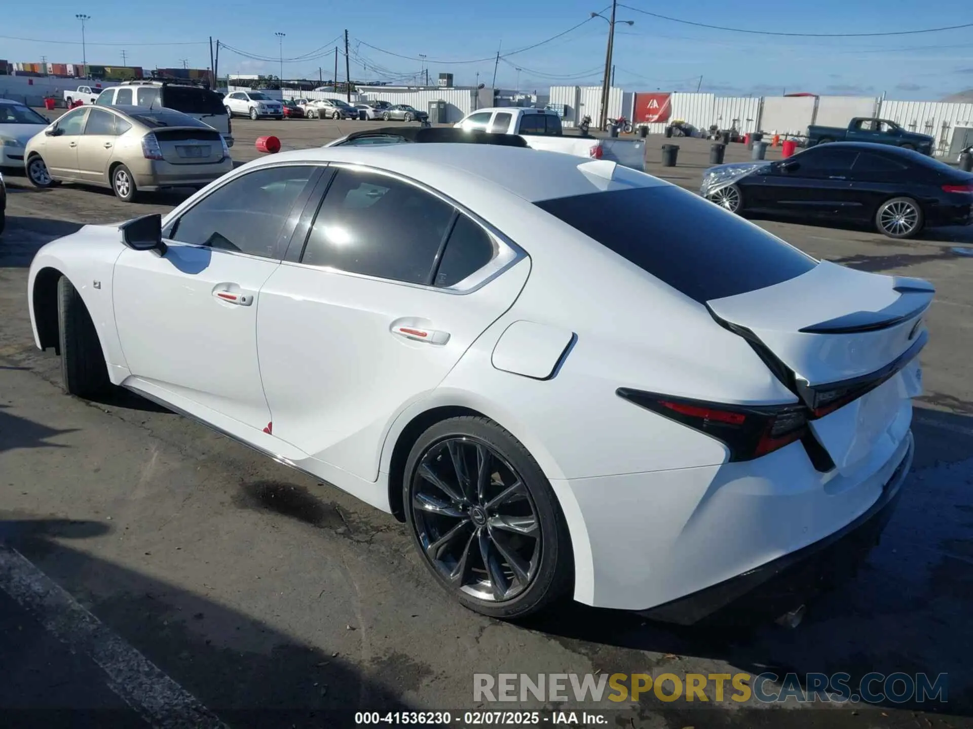 3 fotografías del automóvil dañado JTHGZ1B20P5062521 LEXUS IS 350 2023