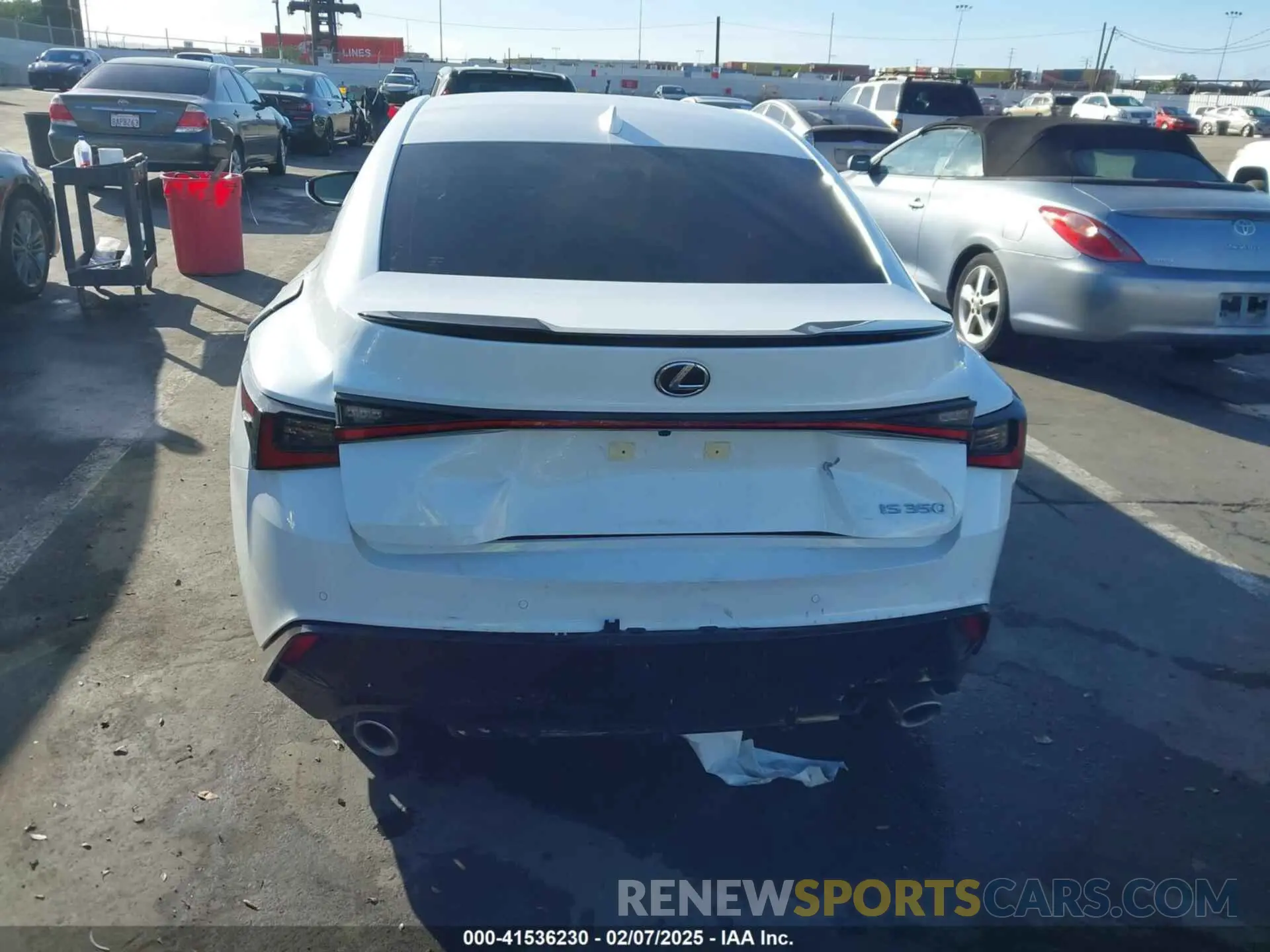 6 fotografías del automóvil dañado JTHGZ1B20P5062521 LEXUS IS 350 2023
