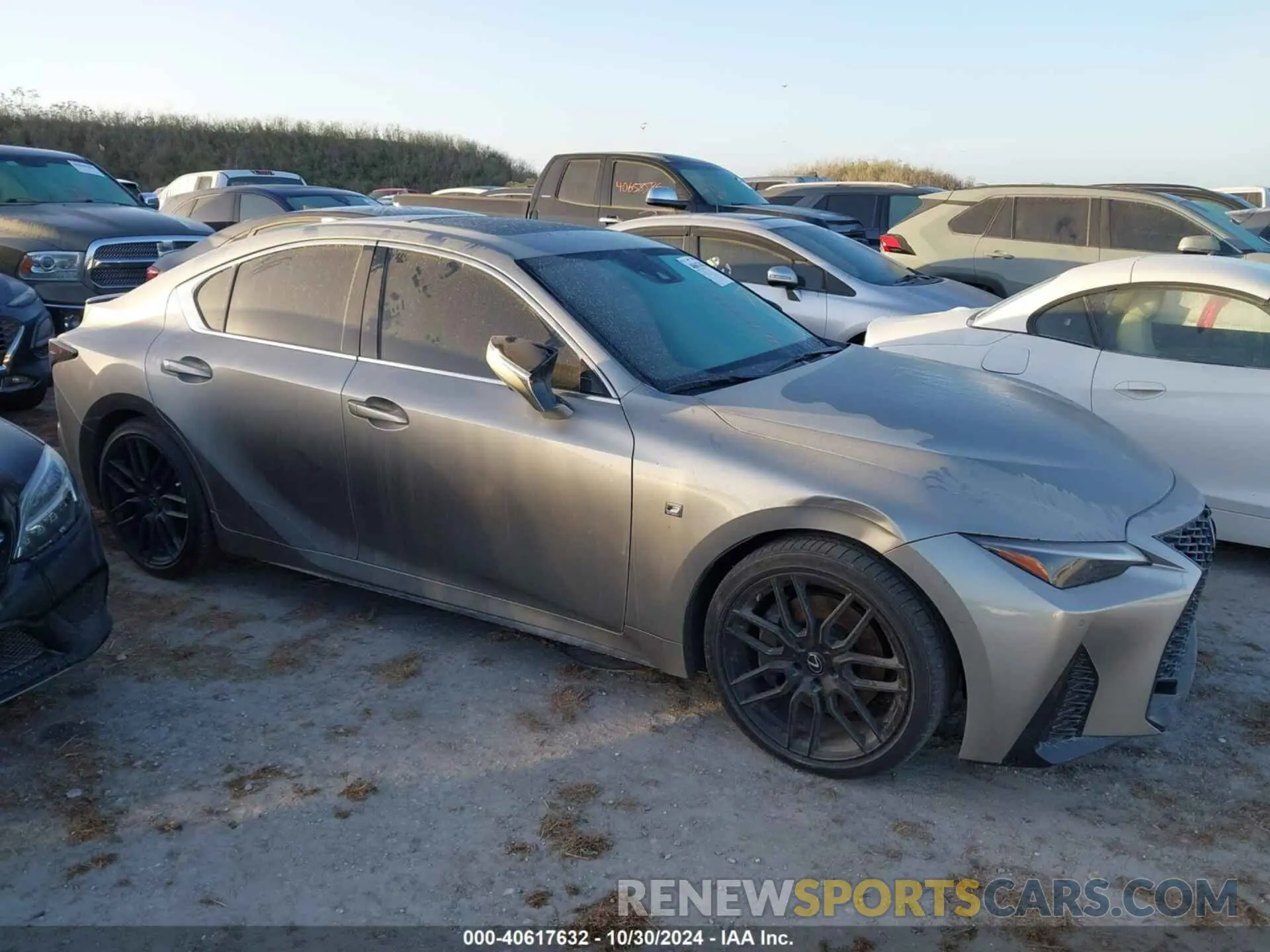 13 fotografías del automóvil dañado JTHGZ1B20P5070943 LEXUS IS 350 2023