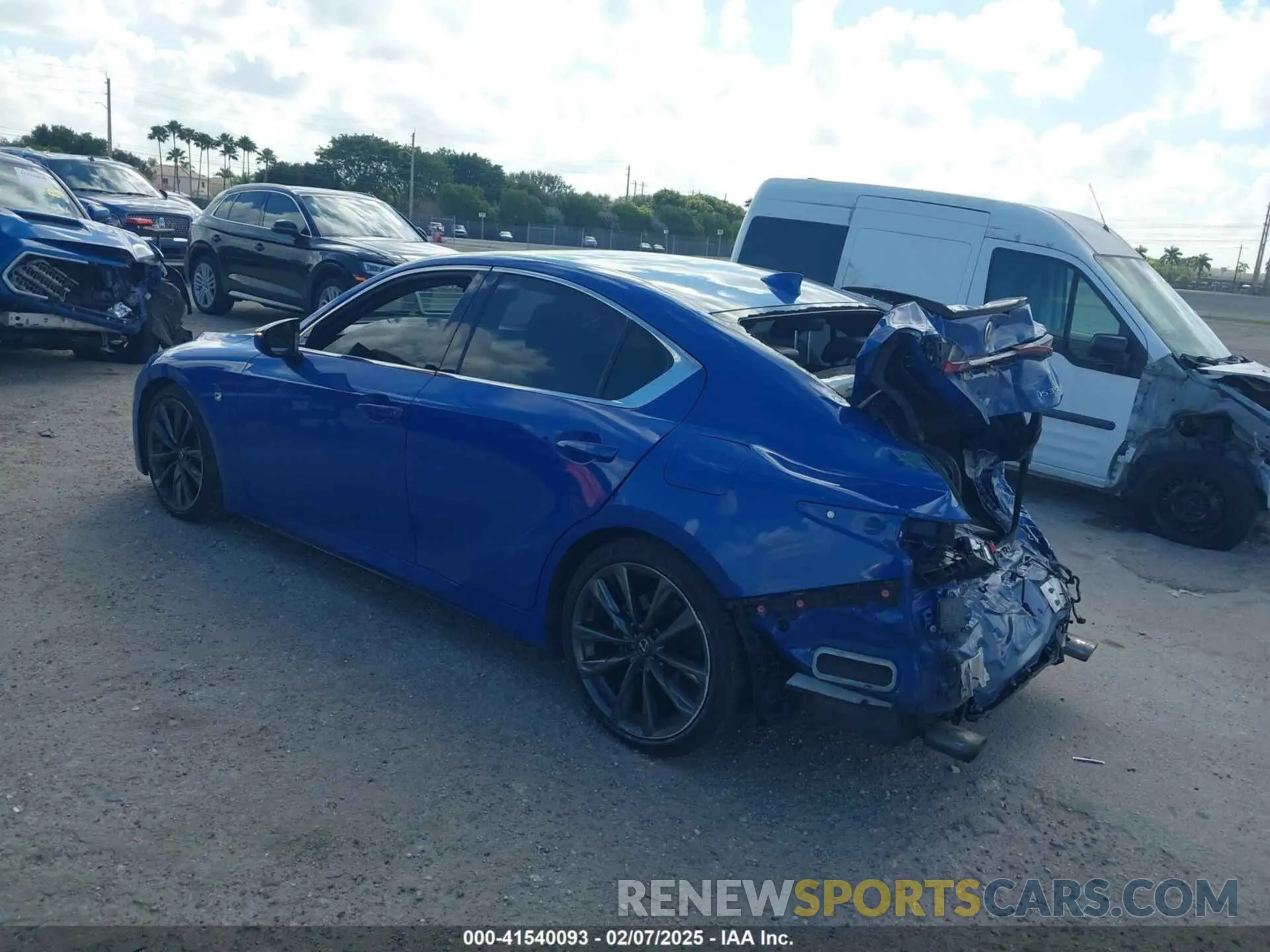 3 fotografías del automóvil dañado JTHGZ1B21P5066464 LEXUS IS 350 2023