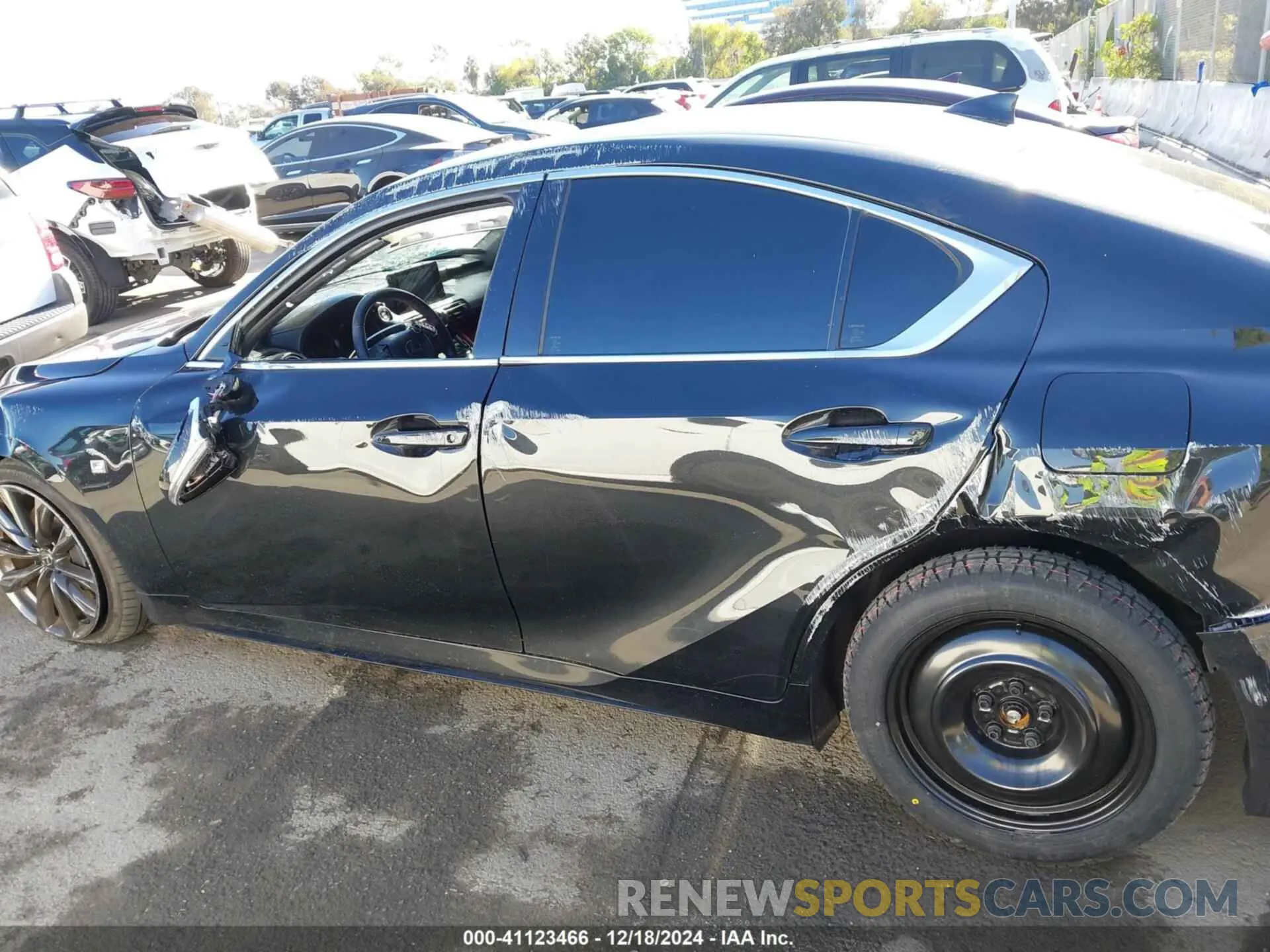 15 fotografías del automóvil dañado JTHGZ1B21P5066626 LEXUS IS 350 2023