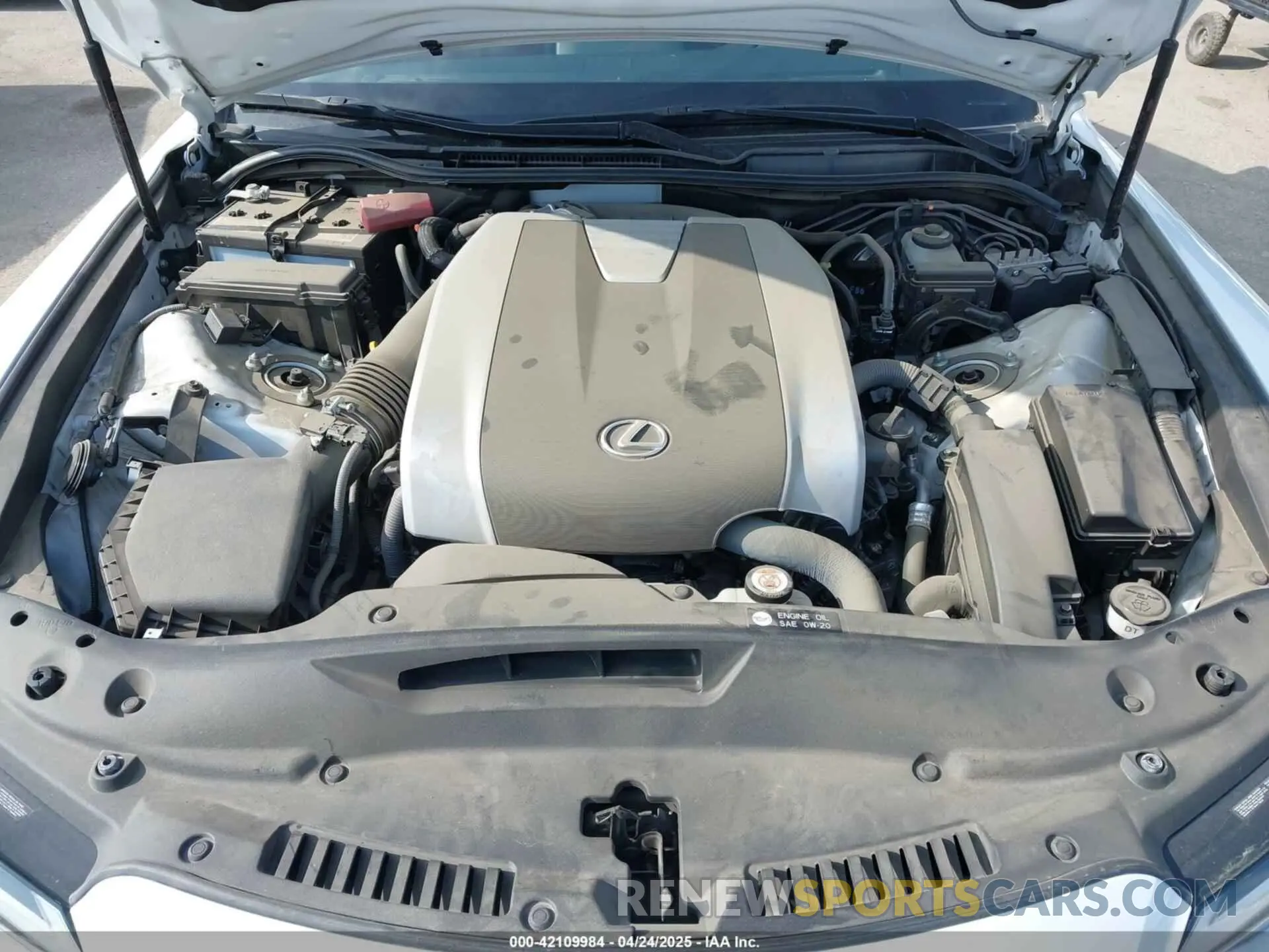 10 fotografías del automóvil dañado JTHGZ1B21P5067839 LEXUS IS 350 2023