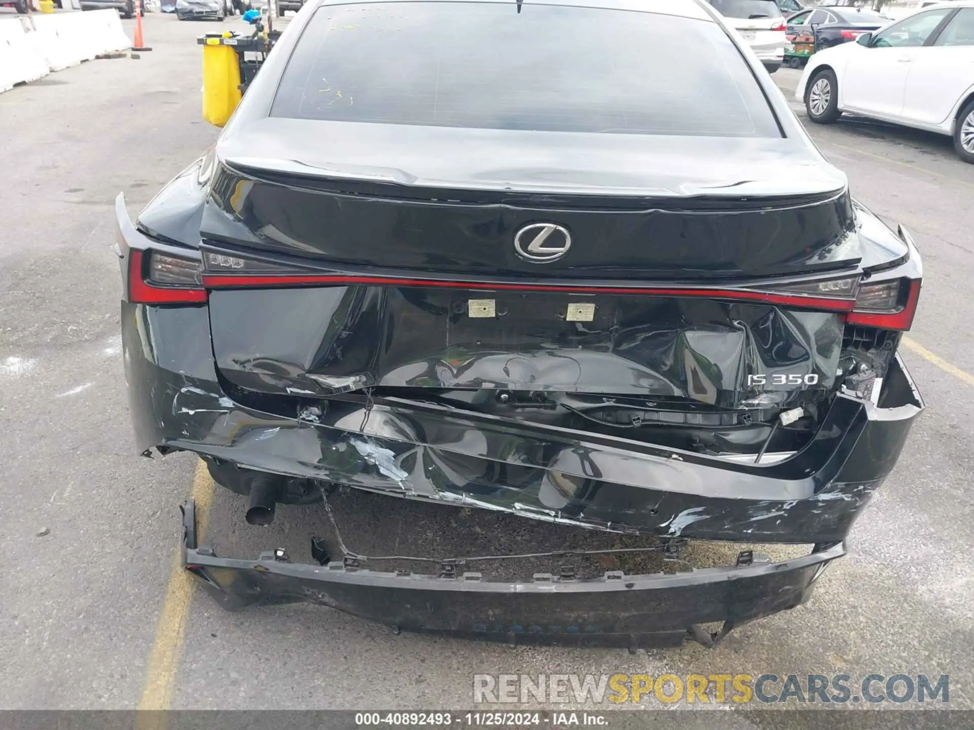 17 fotografías del automóvil dañado JTHGZ1B21P5071826 LEXUS IS 350 2023