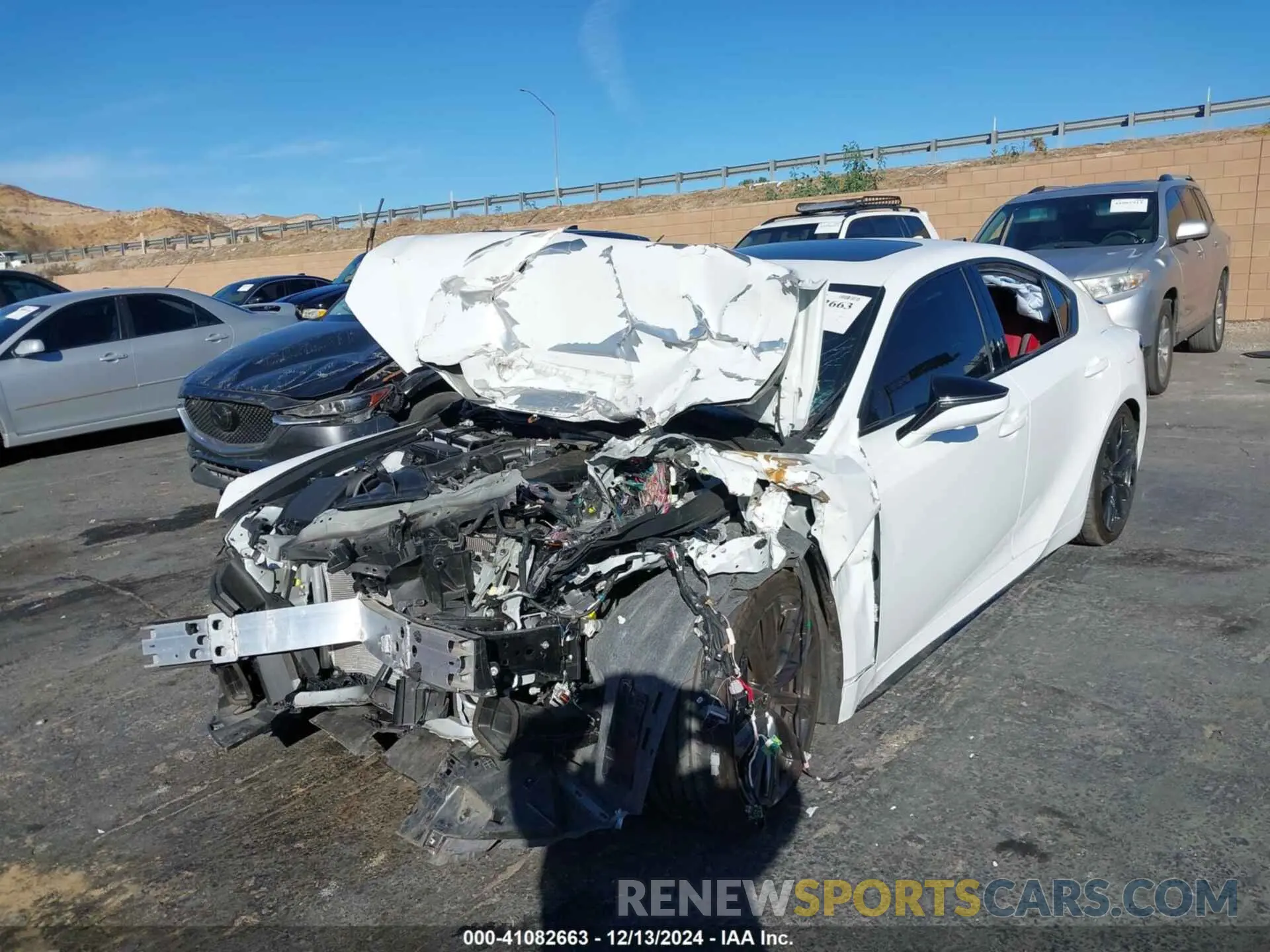 2 fotografías del automóvil dañado JTHGZ1B22P5071298 LEXUS IS 350 2023