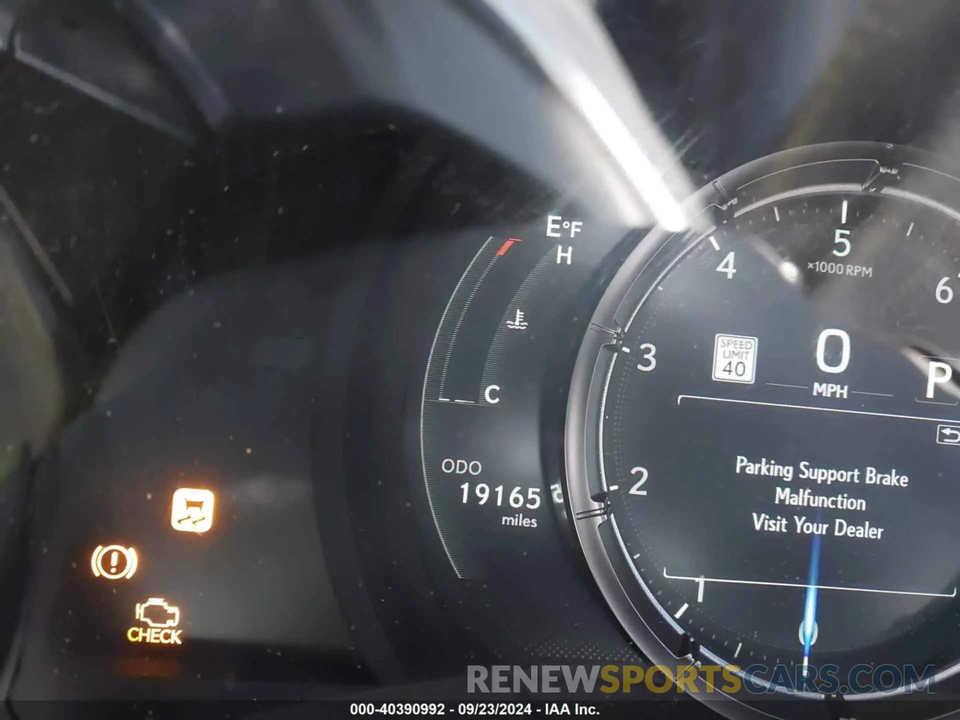 15 fotografías del automóvil dañado JTHGZ1B23P5062626 LEXUS IS 350 2023