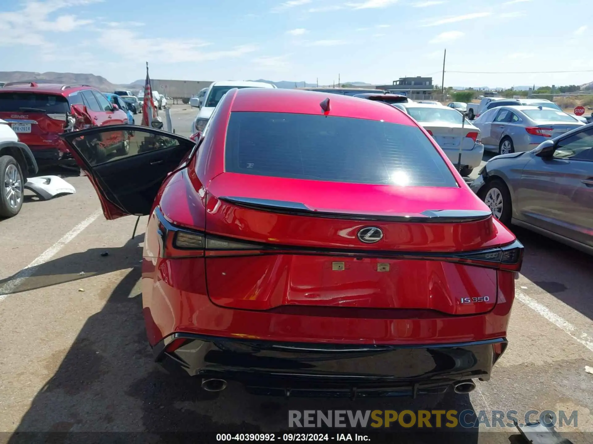 16 fotografías del automóvil dañado JTHGZ1B23P5062626 LEXUS IS 350 2023