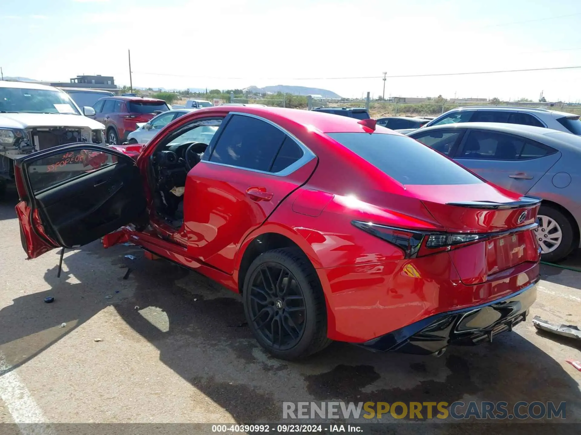 3 fotografías del automóvil dañado JTHGZ1B23P5062626 LEXUS IS 350 2023