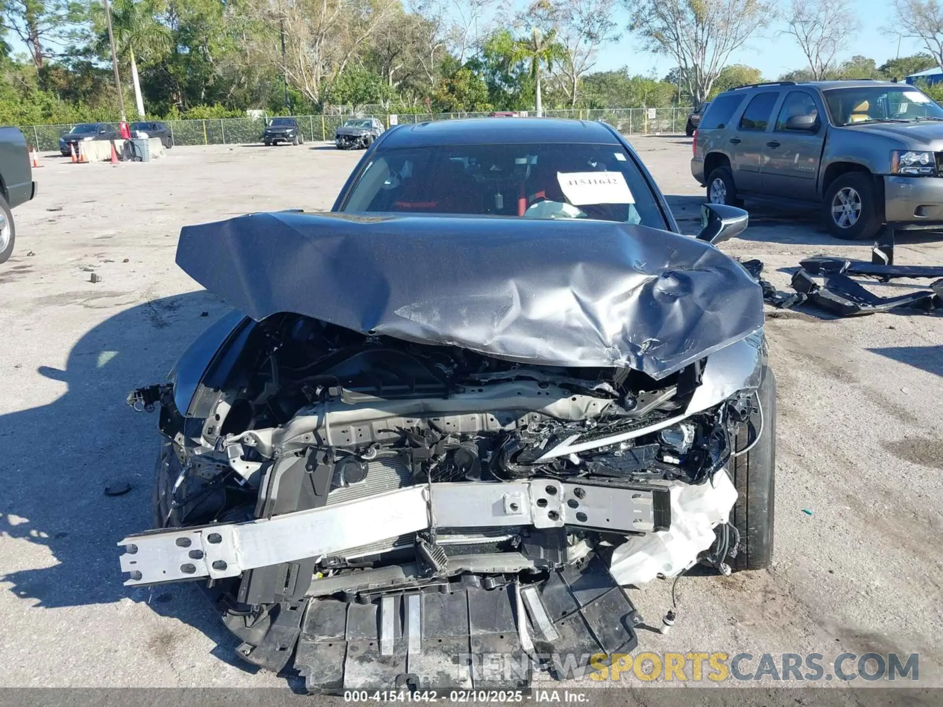 11 fotografías del automóvil dañado JTHGZ1B23P5064926 LEXUS IS 350 2023