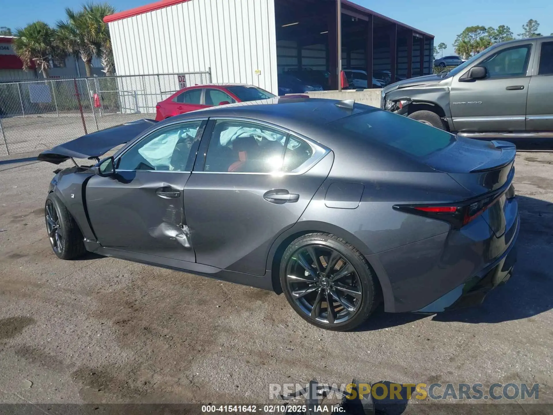 13 fotografías del automóvil dañado JTHGZ1B23P5064926 LEXUS IS 350 2023