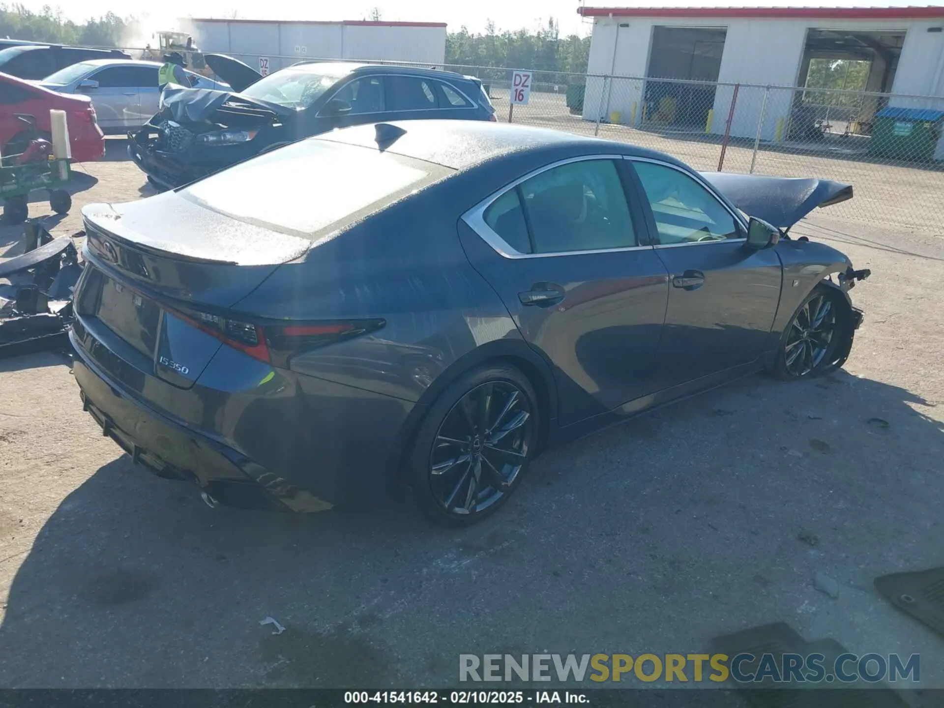4 fotografías del automóvil dañado JTHGZ1B23P5064926 LEXUS IS 350 2023