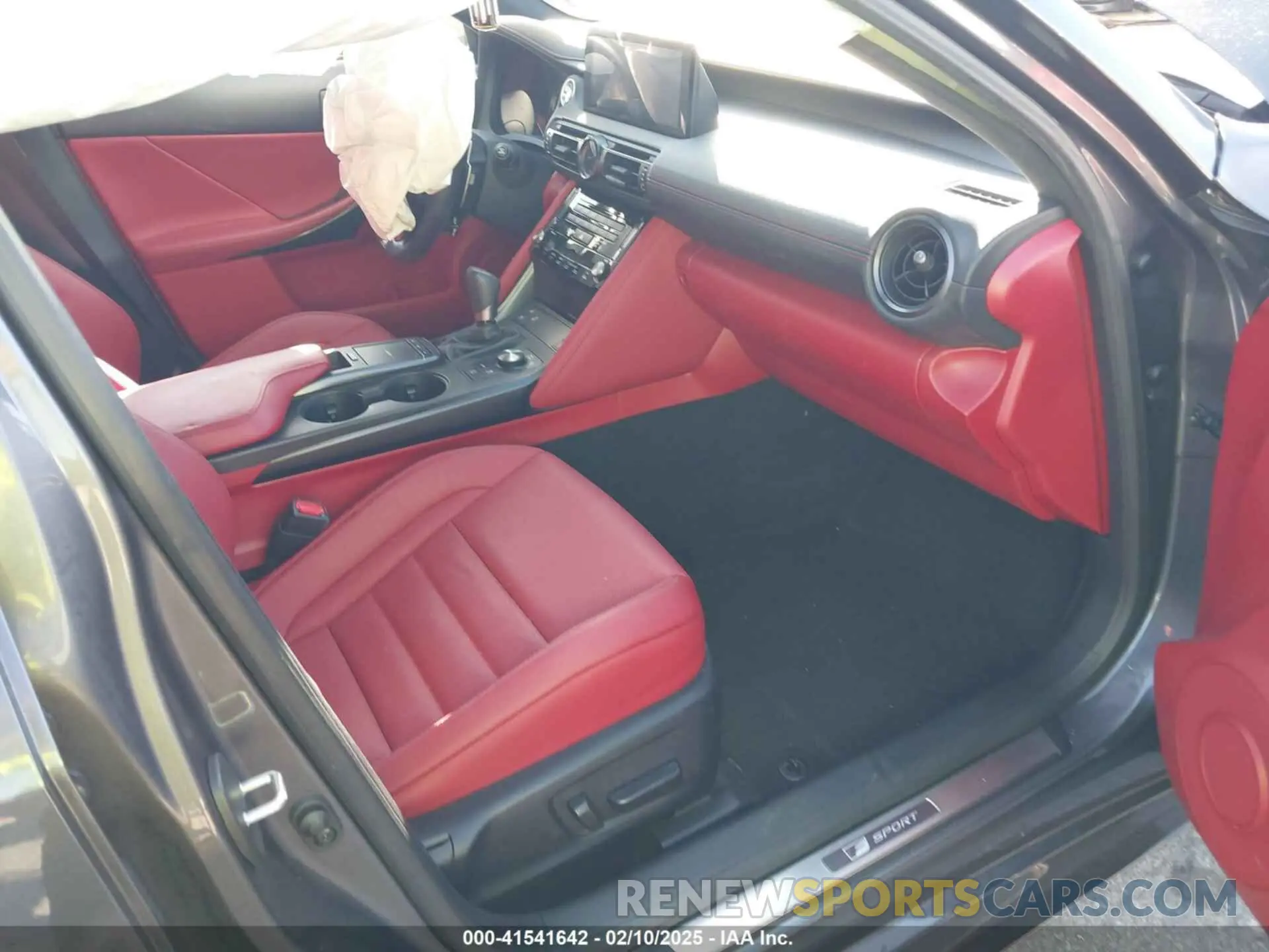 5 fotografías del automóvil dañado JTHGZ1B23P5064926 LEXUS IS 350 2023