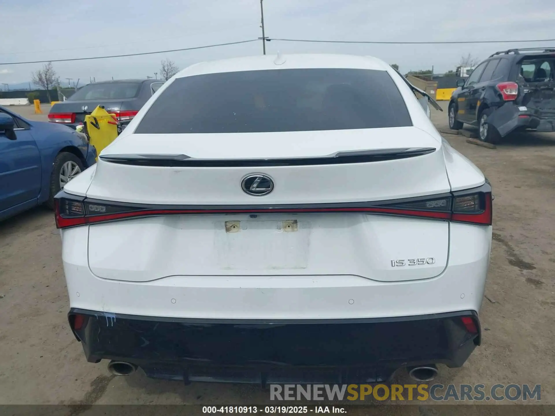 16 fotografías del automóvil dañado JTHGZ1B23P5069379 LEXUS IS 350 2023