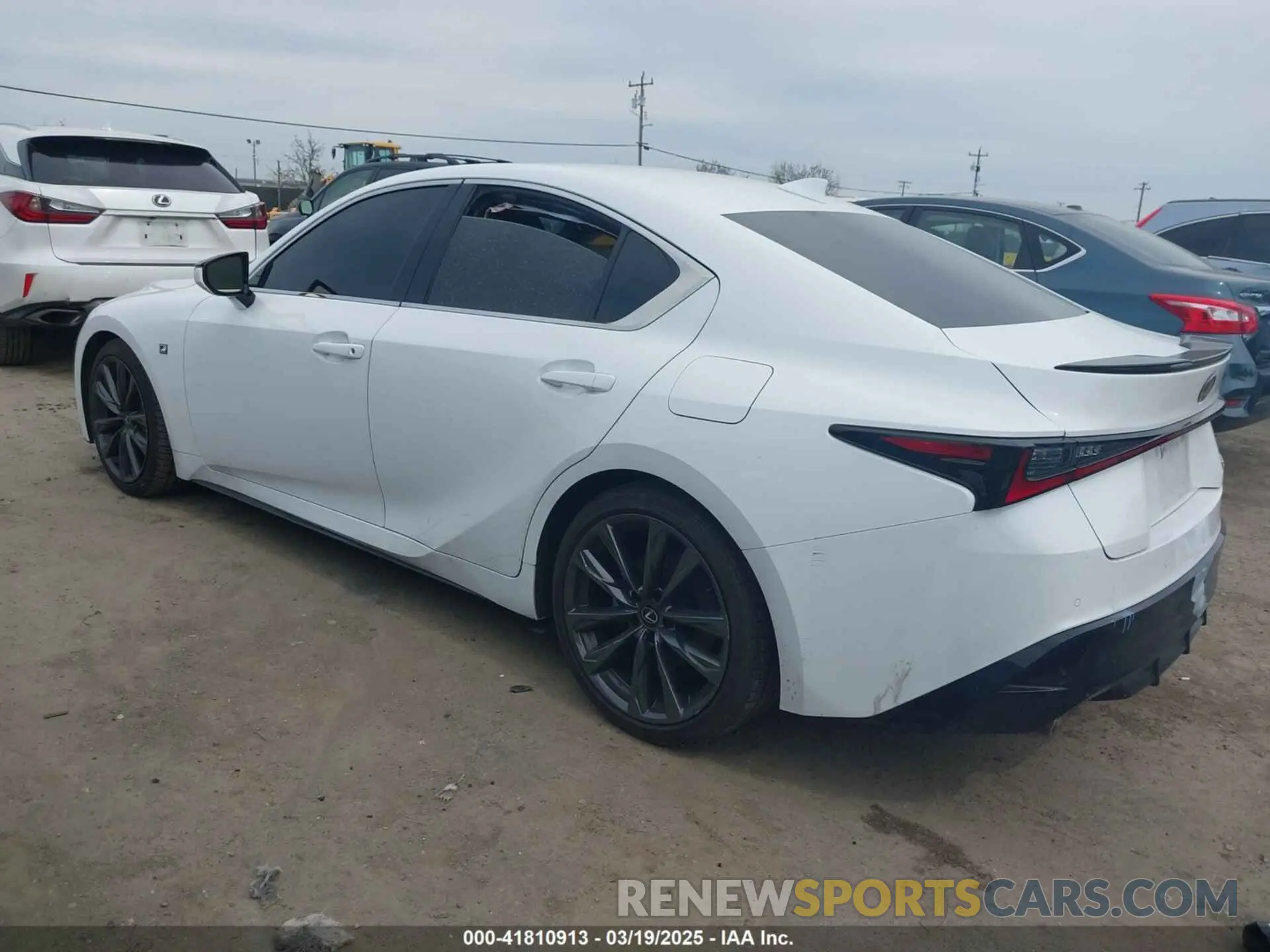 3 fotografías del automóvil dañado JTHGZ1B23P5069379 LEXUS IS 350 2023