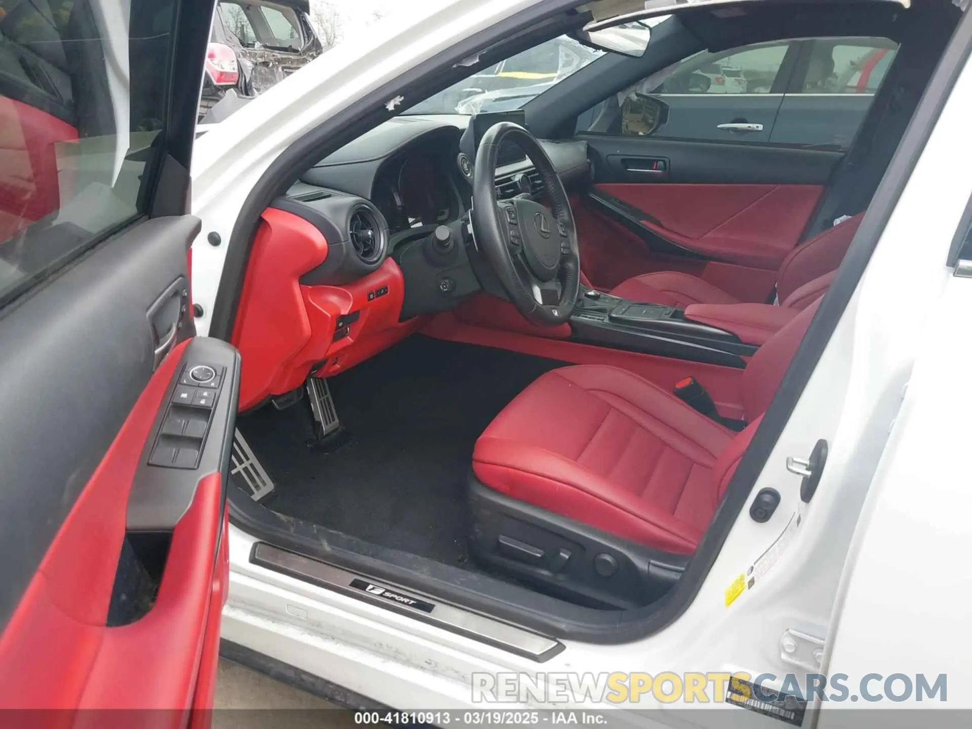 5 fotografías del automóvil dañado JTHGZ1B23P5069379 LEXUS IS 350 2023
