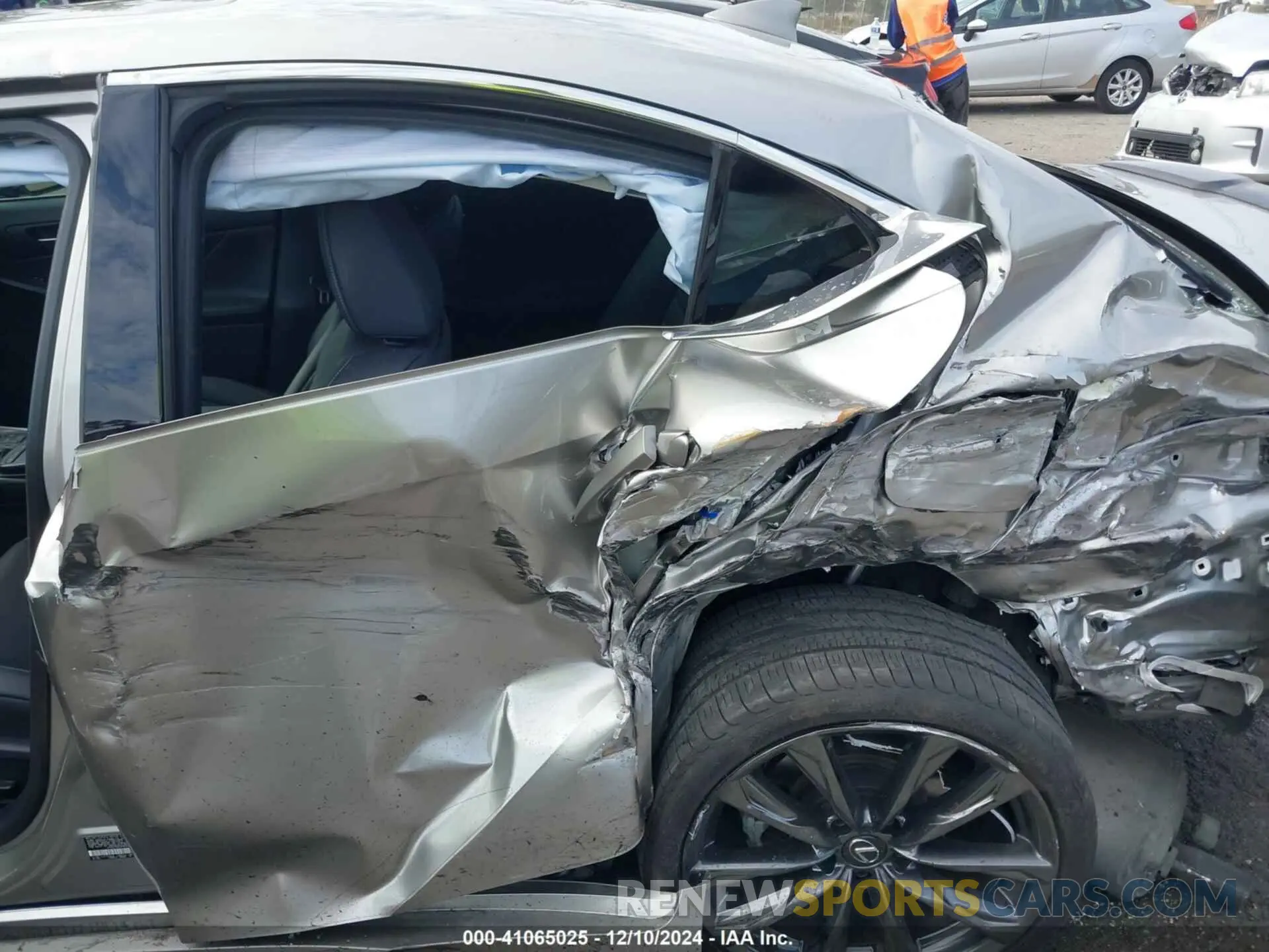 6 fotografías del automóvil dañado JTHGZ1B24P5061646 LEXUS IS 350 2023
