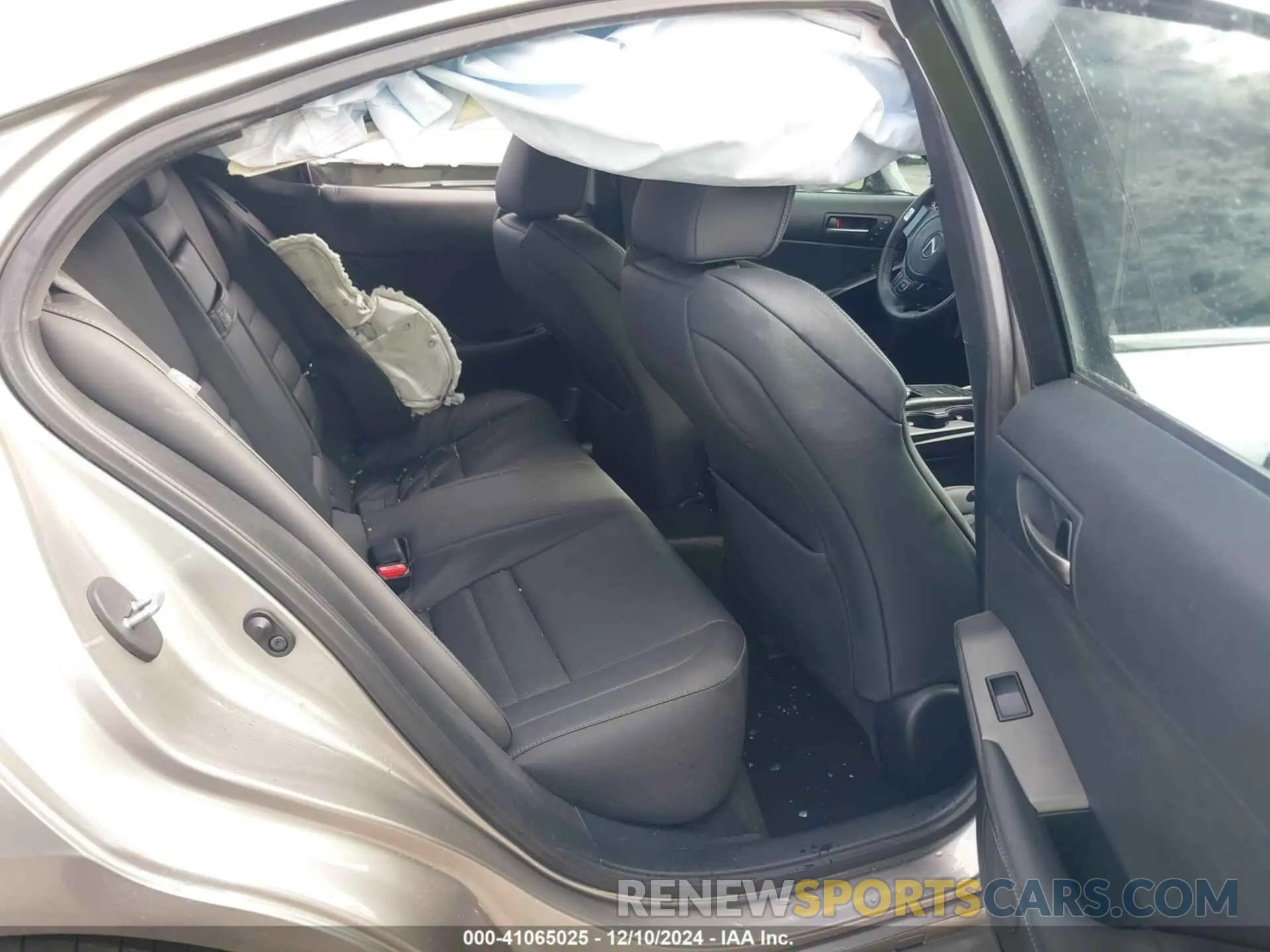 8 fotografías del automóvil dañado JTHGZ1B24P5061646 LEXUS IS 350 2023