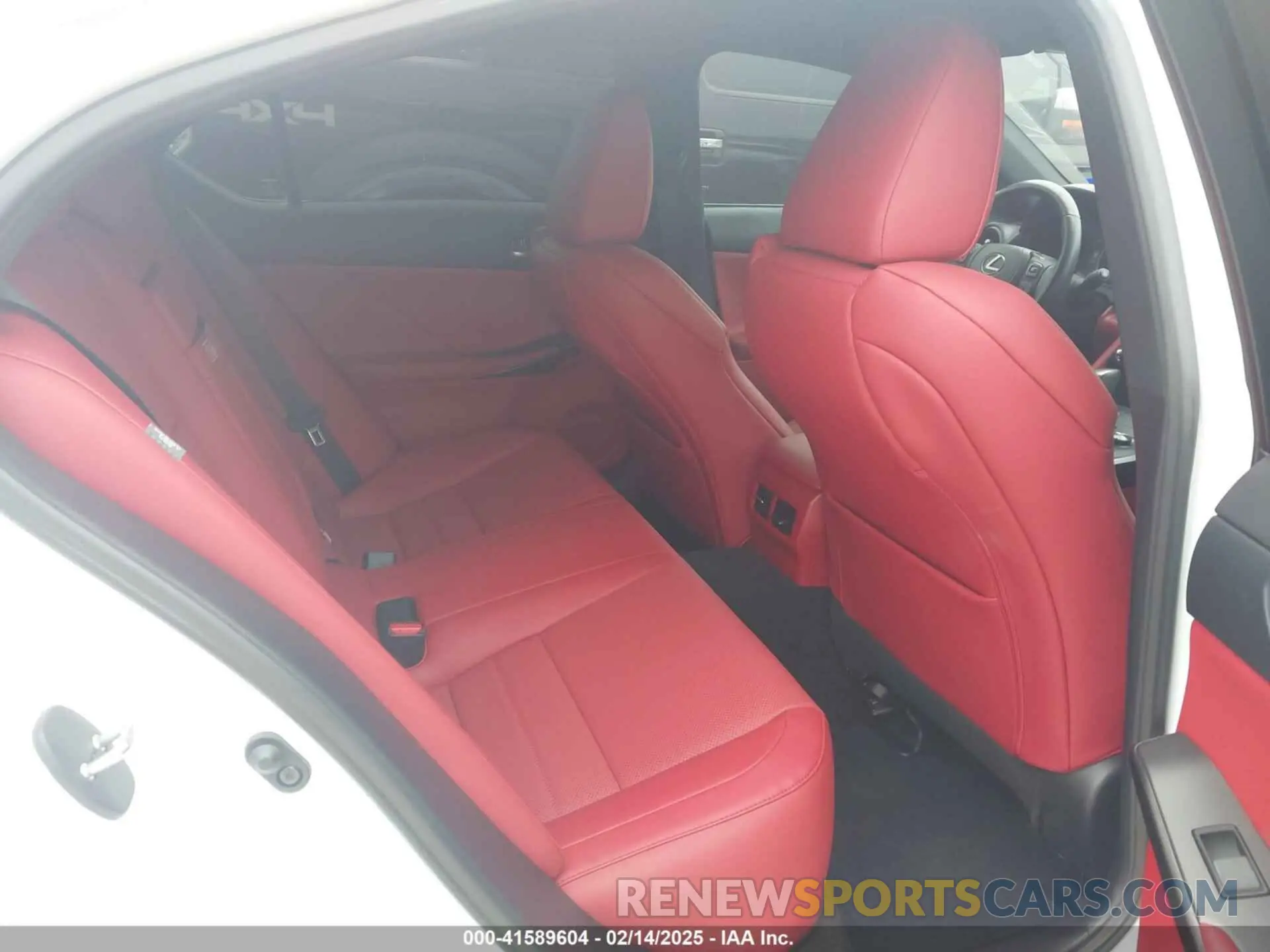 8 fotografías del automóvil dañado JTHGZ1B25P5063857 LEXUS IS 350 2023